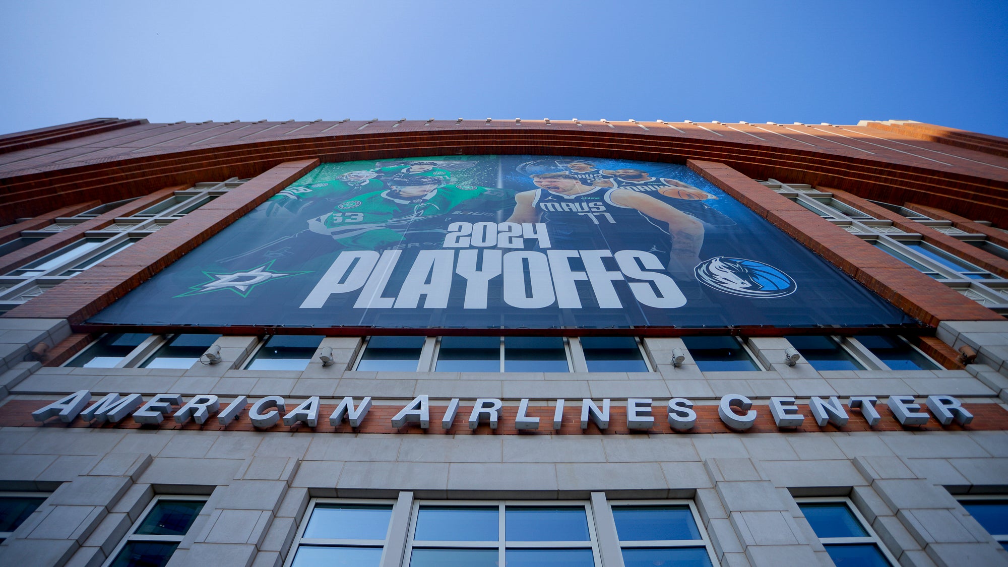 Dallas Hoops And Hockey