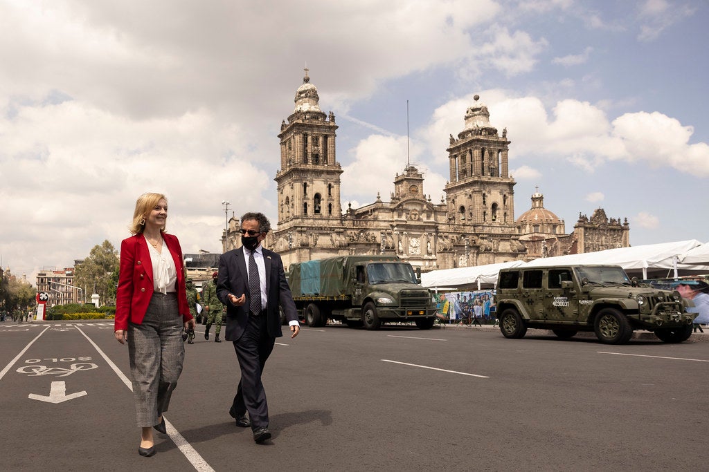 Benjamin gives Liz Truss a tour of Mexico City during her time as foreign secretary