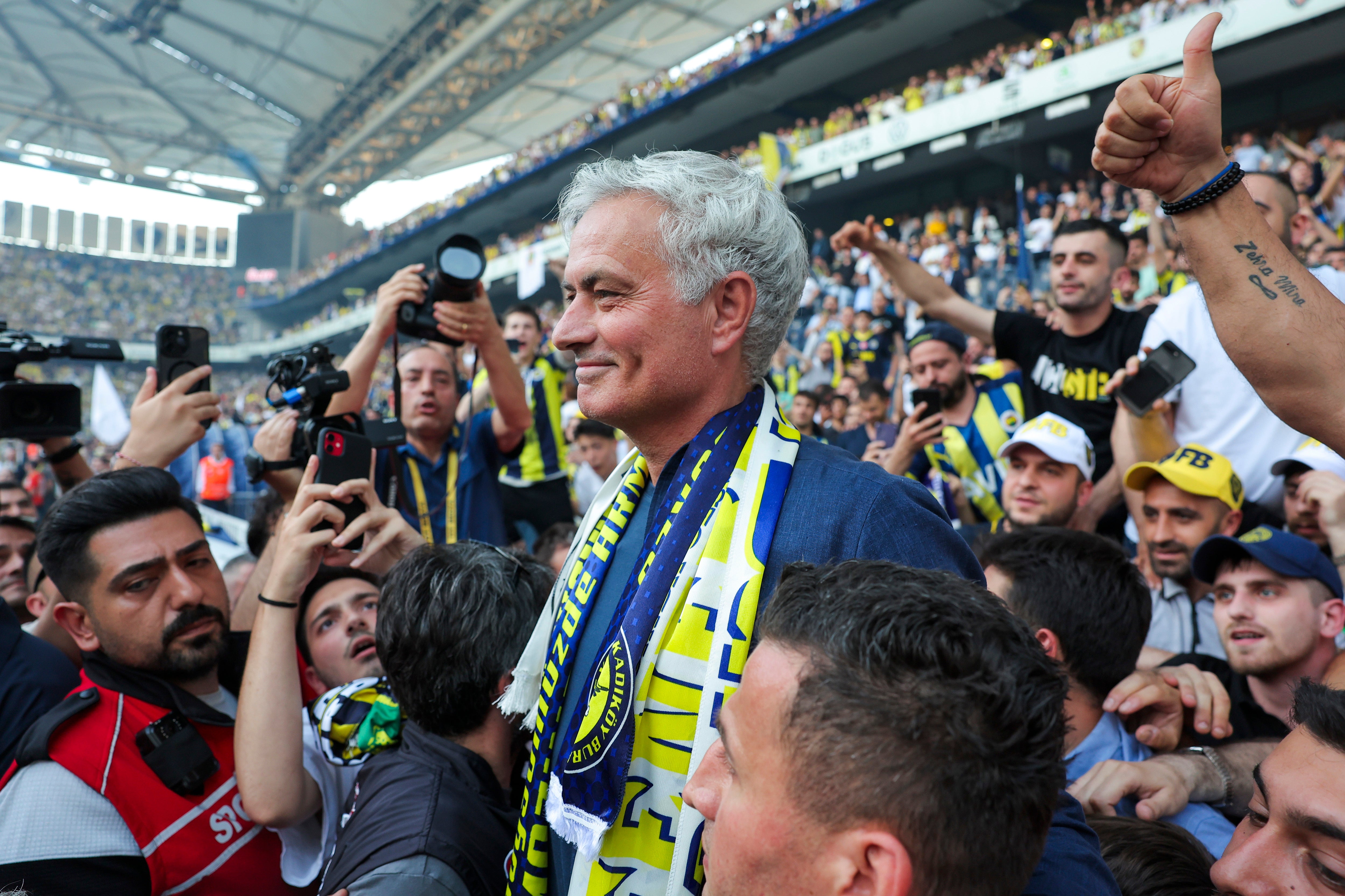 Jose Mourinho was treated to a warm welcome at Fenerbahce