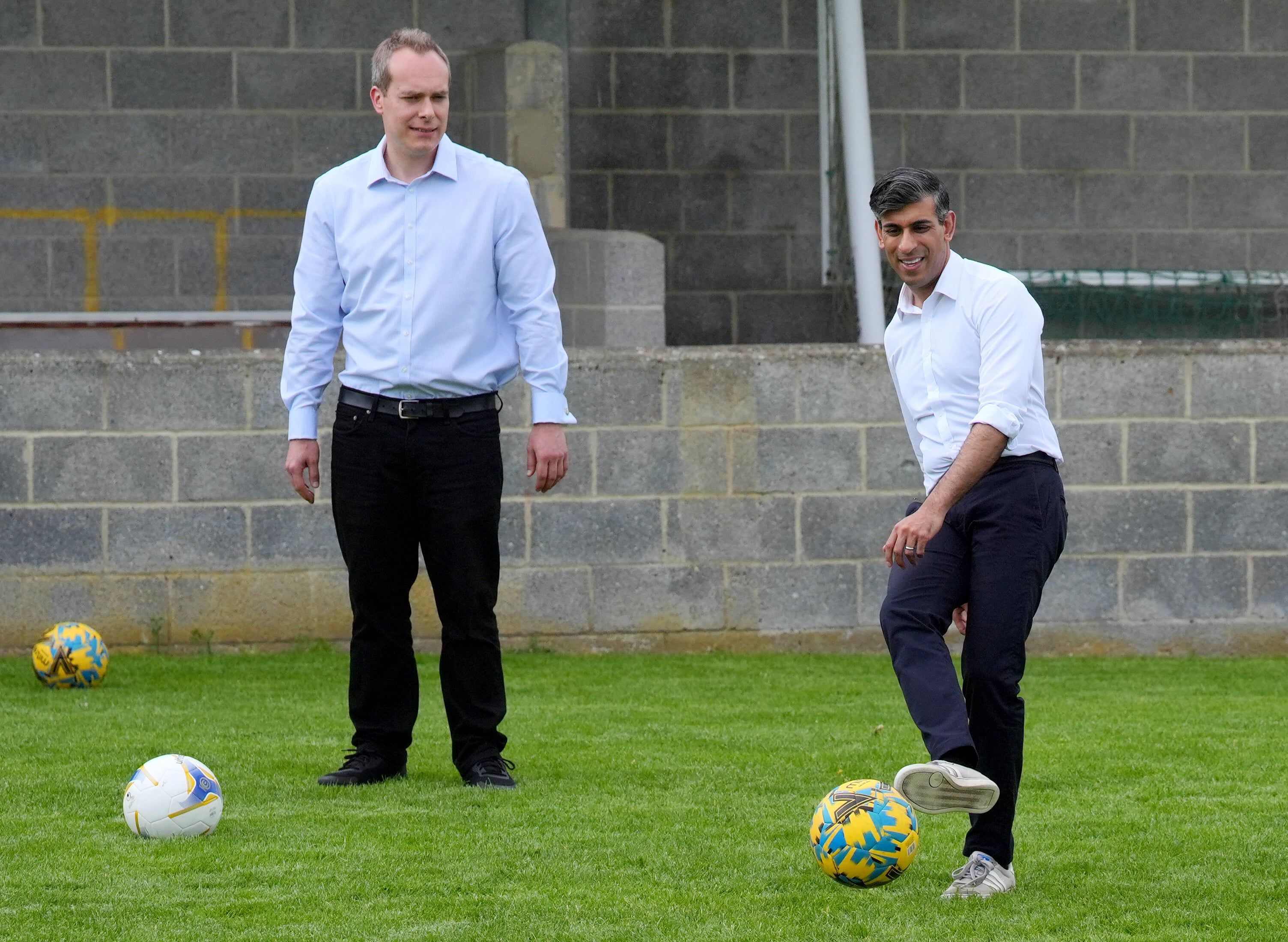 The prime minister took part in a football exercise with the team