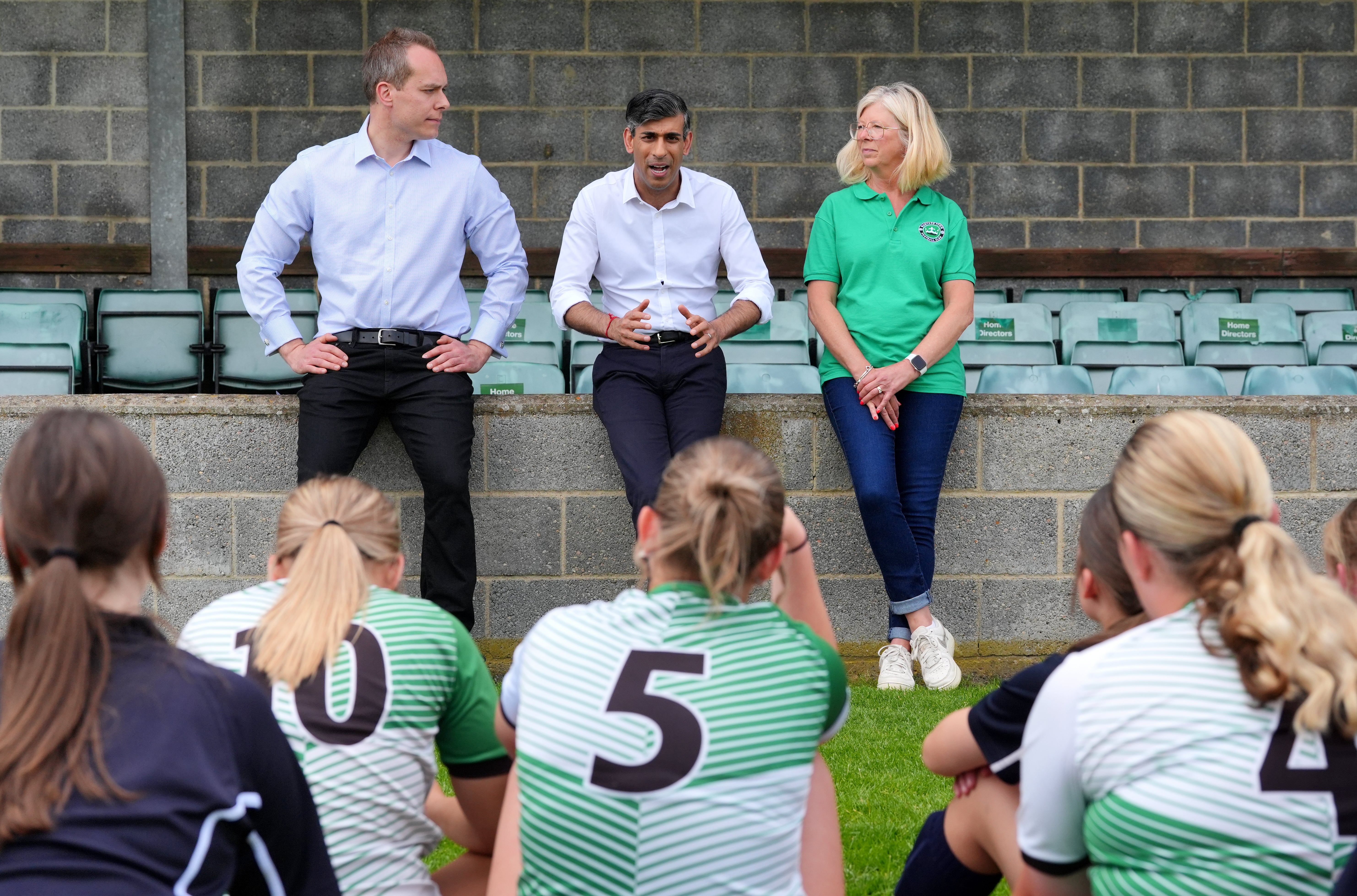 Mr Sunak gave his order when questioned by a girls’ team at Wantage Town FC