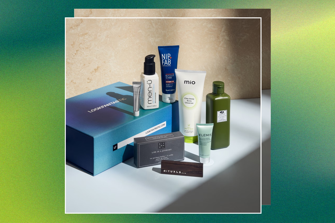 The gift box includes seven skincare and bodycare products