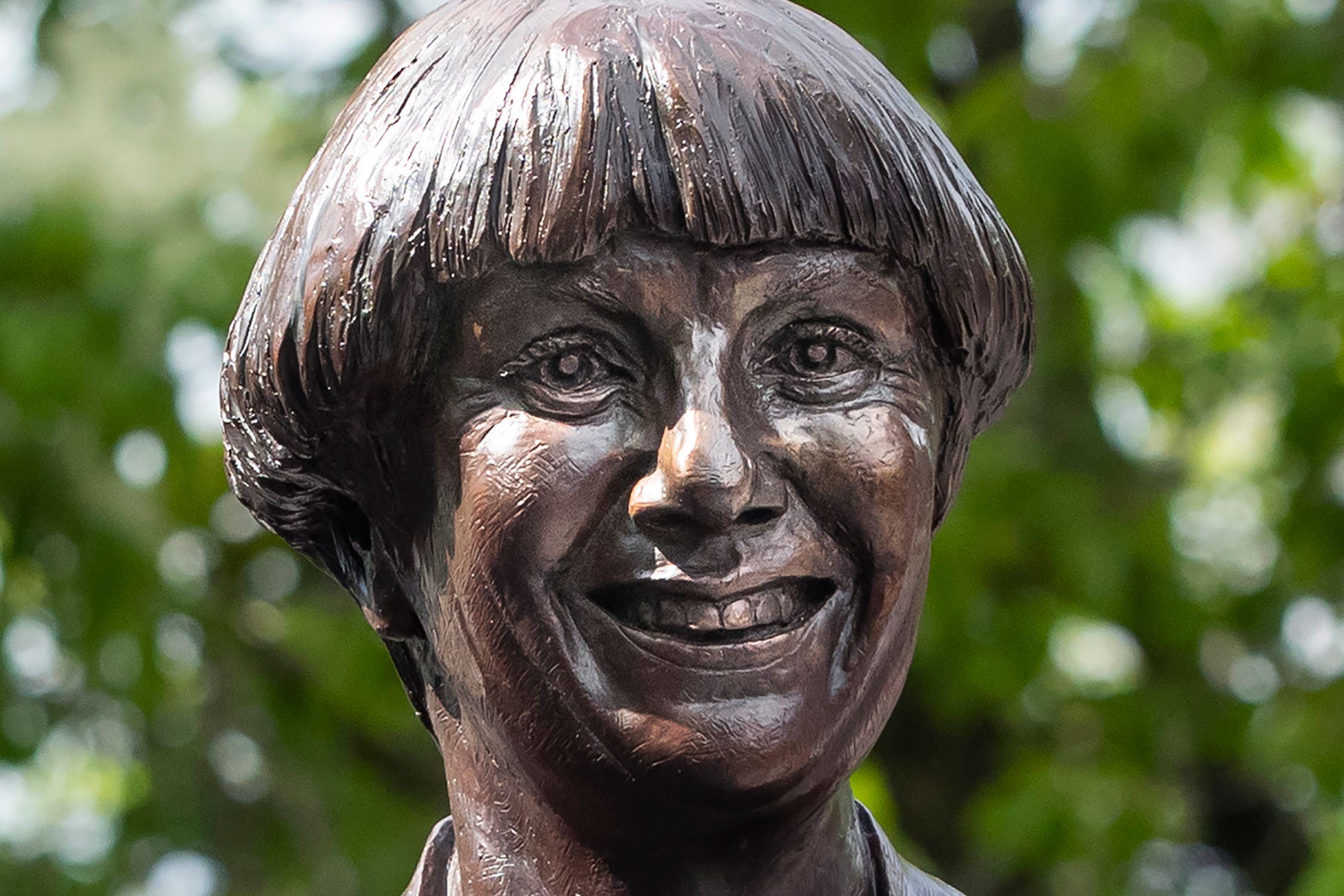 A life-size bronze statue of the late comedian Victoria Wood has been knocked down by a taxi (Danny Lawson/PA)