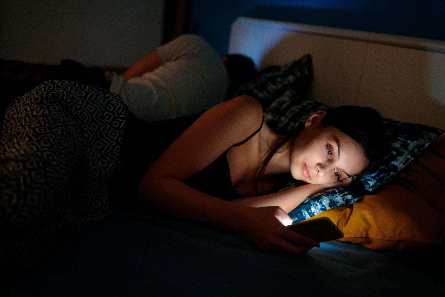 A new report finds that pre-bed screen time isn’t as damaging to sleep as previously believed