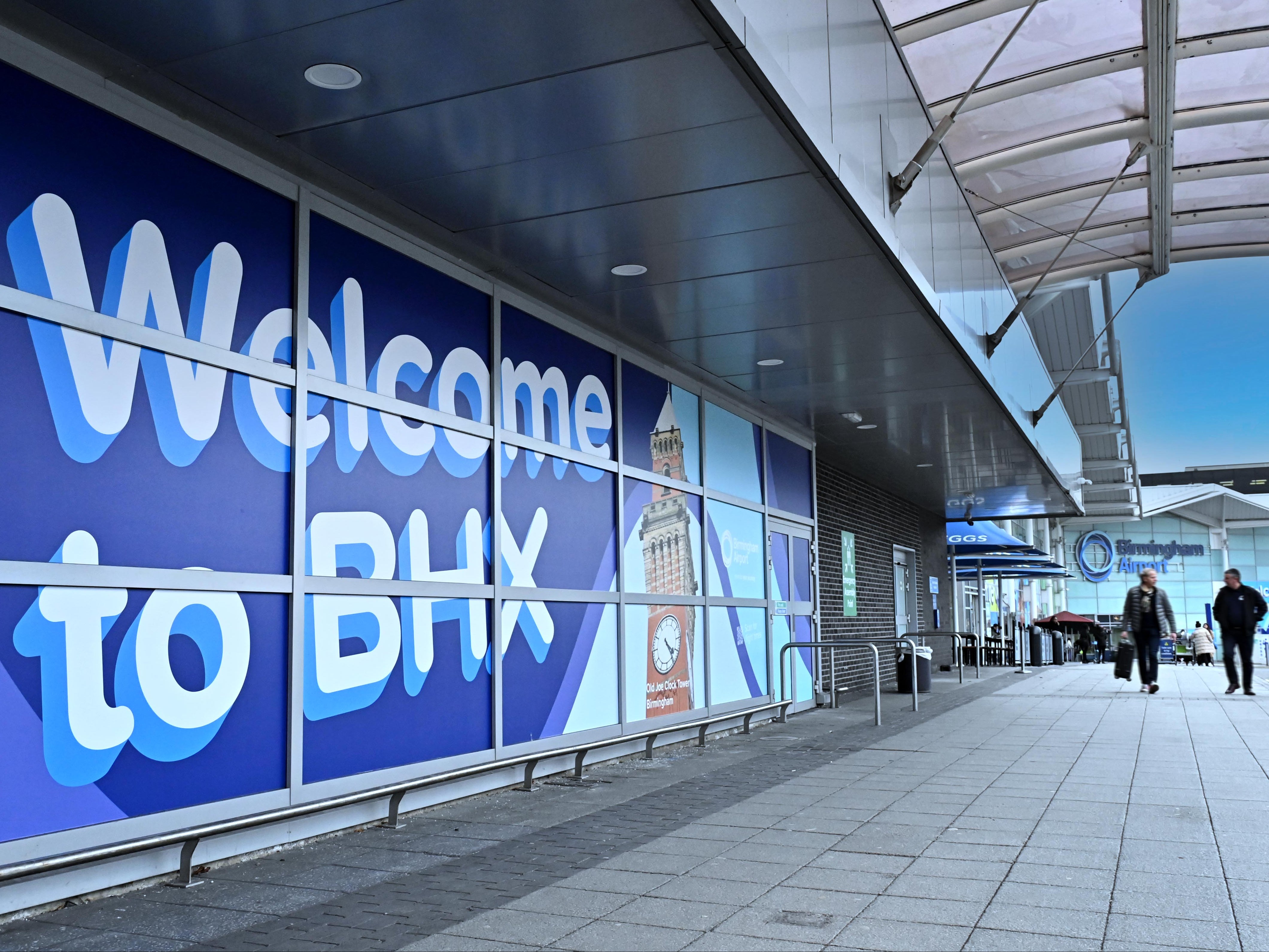 Security confusion: Birmingham airport has new scanners installed but says old liquids rules apply