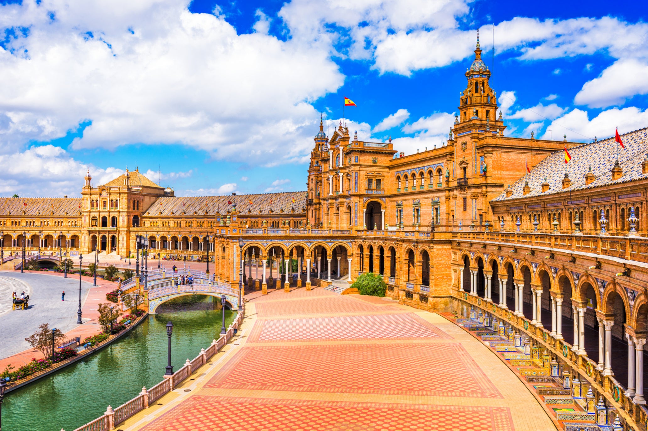 In September, Seville’s temperatures are warm but pleasant