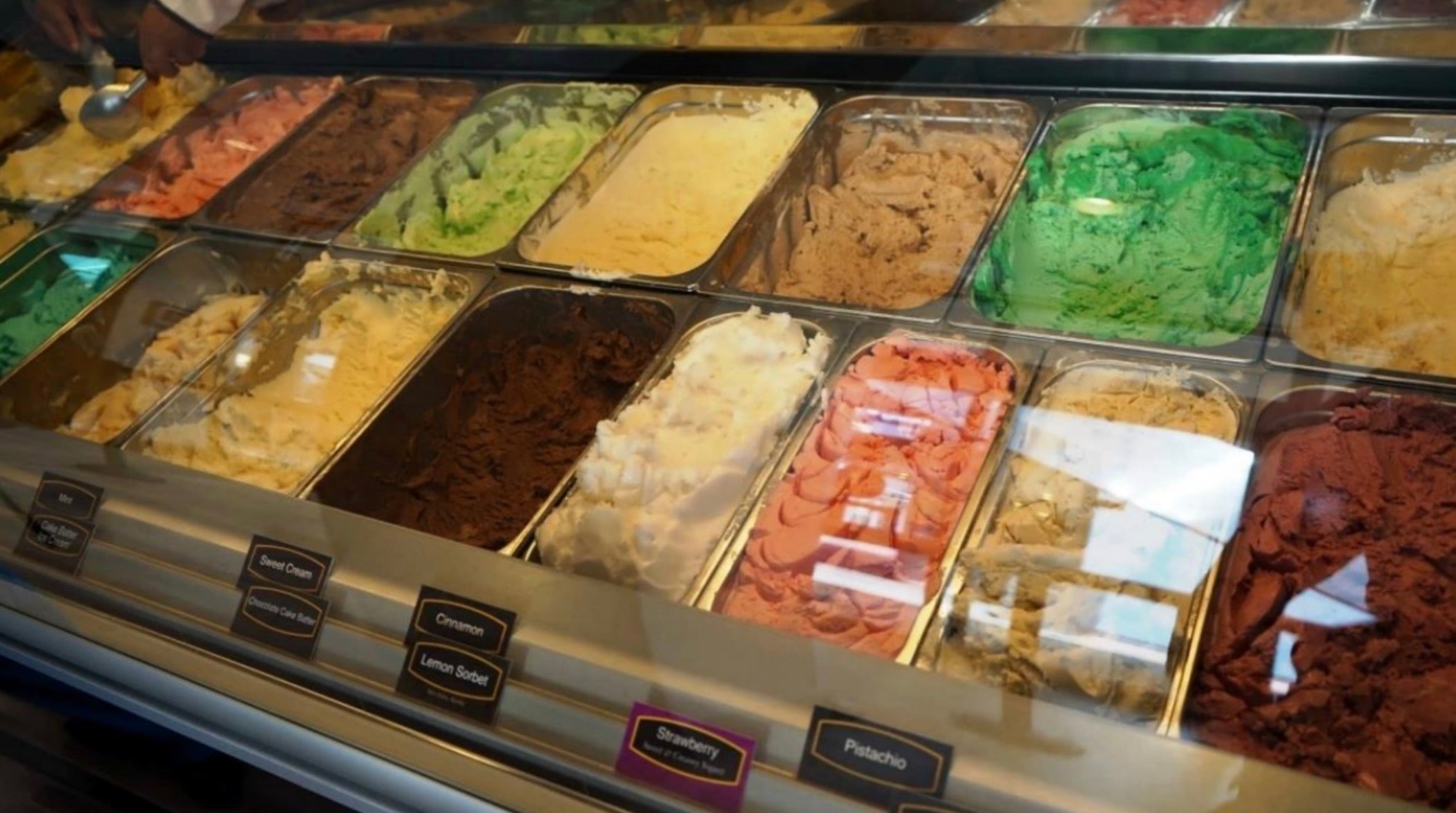 A woman is suing Cold Stone Creamery claiming that the company is violating New York business law by selling pistachio ice cream without pistachios