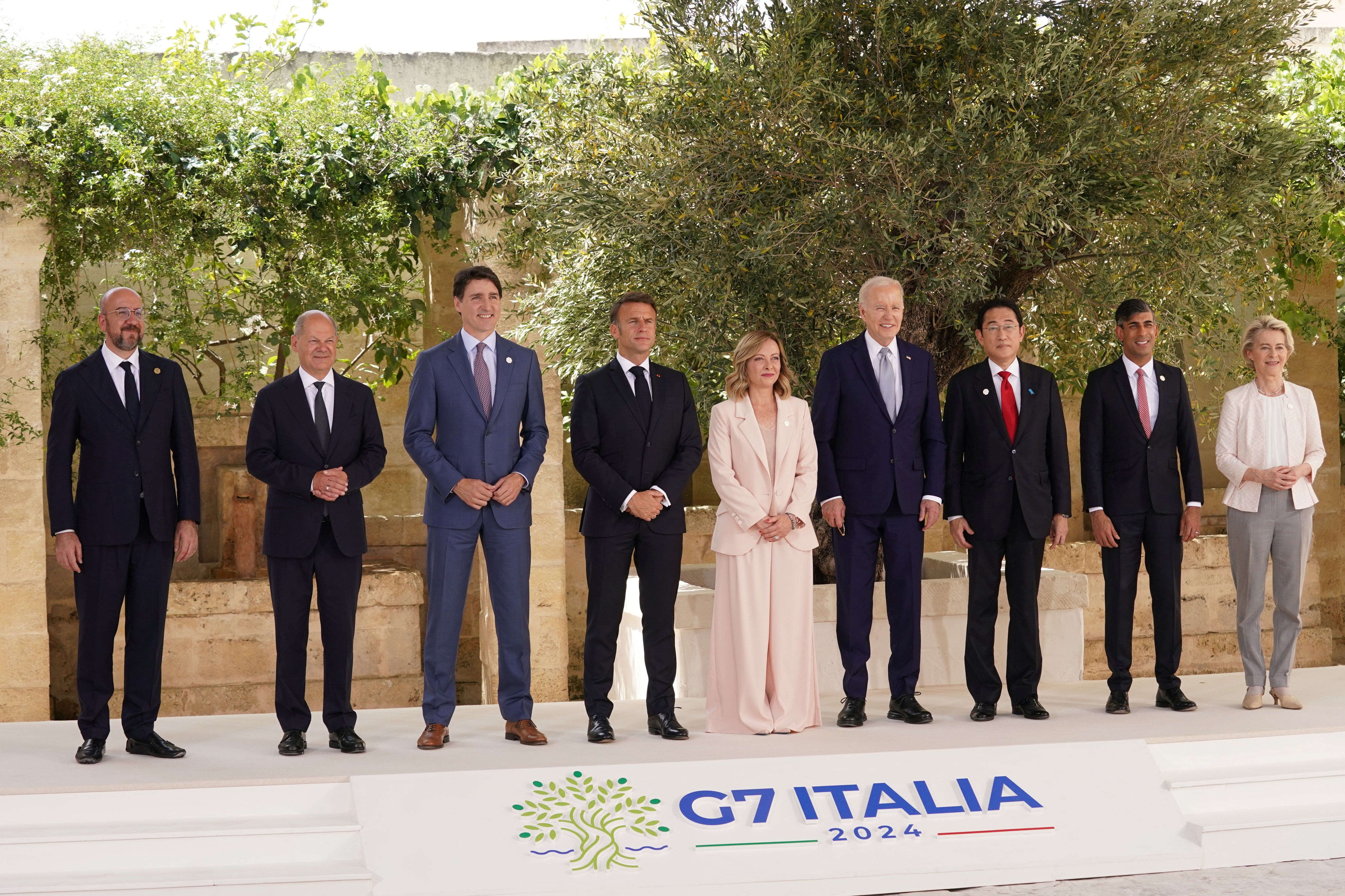 Giorgia Meloni (centre) with President of the European Council Charles Michel (left), Olaf Scholz, Justin Trudeau, Emmanuel Macron, Joe Biden, Fumio Kishida, Rishi Sunak and European Commission President Ursula von der Leyen at the G7 summit in Savelletri, Italy