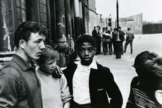 Roger Mayne’s photos bring crumbling post-war Britain to life at the Courtauld