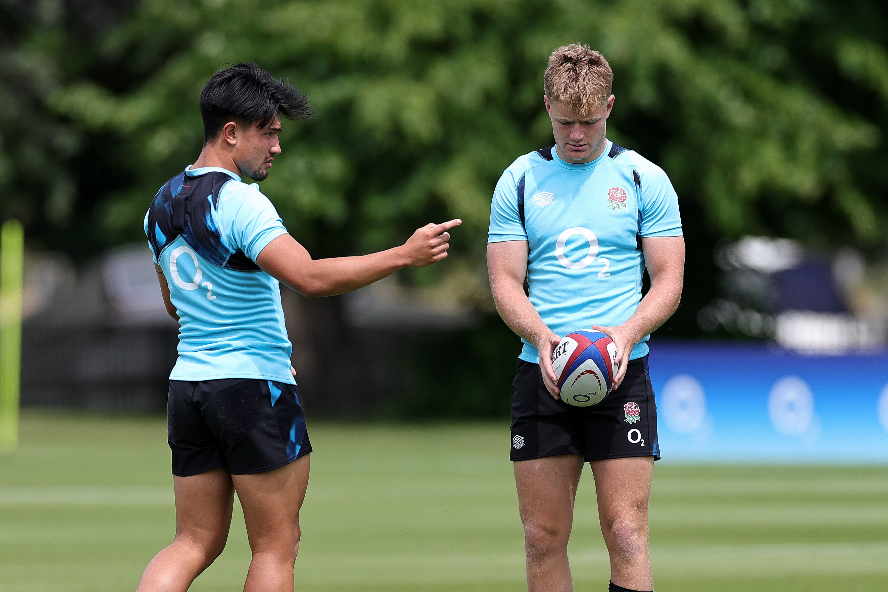 Marcus Smith (l) and Fin Smith (r) have been vying for England’s fly half jersey