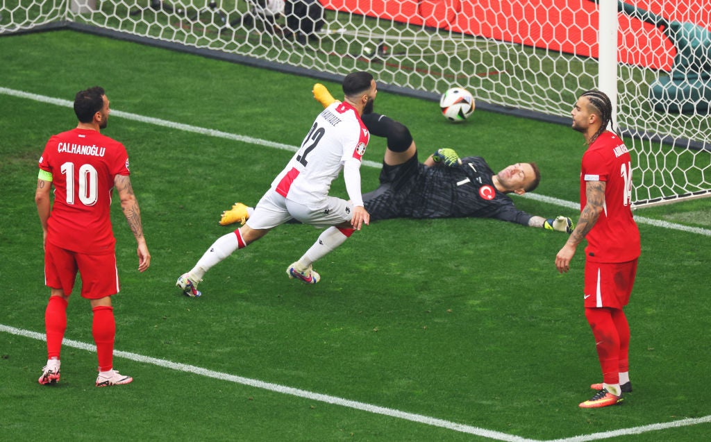 Georges Mikautadze equalises for Georgia after Mert Muldur’s wonder goal