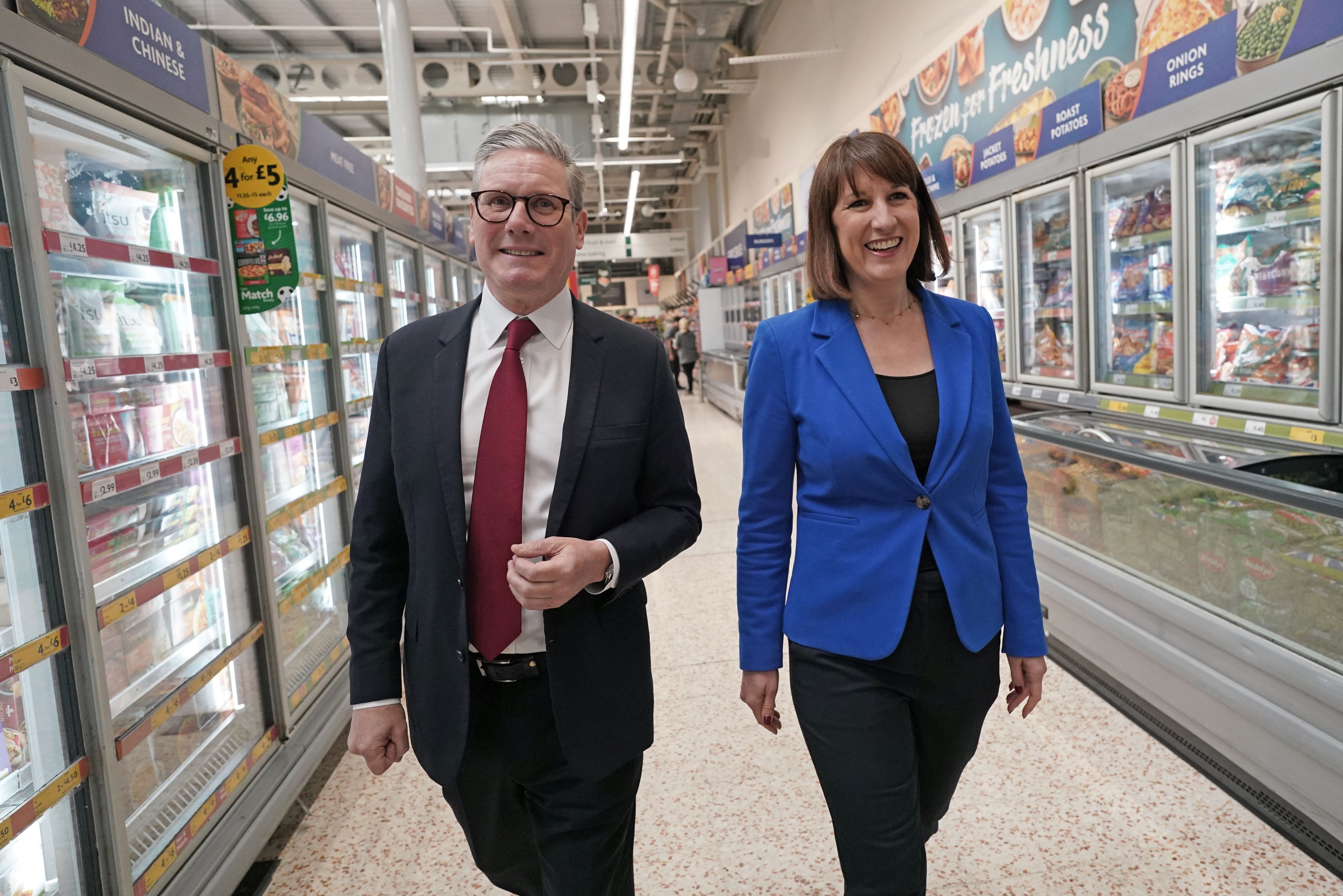 Keir Starmer and shadow chancellor Rachel Reeves during a visit to Morrisons in Wiltshire