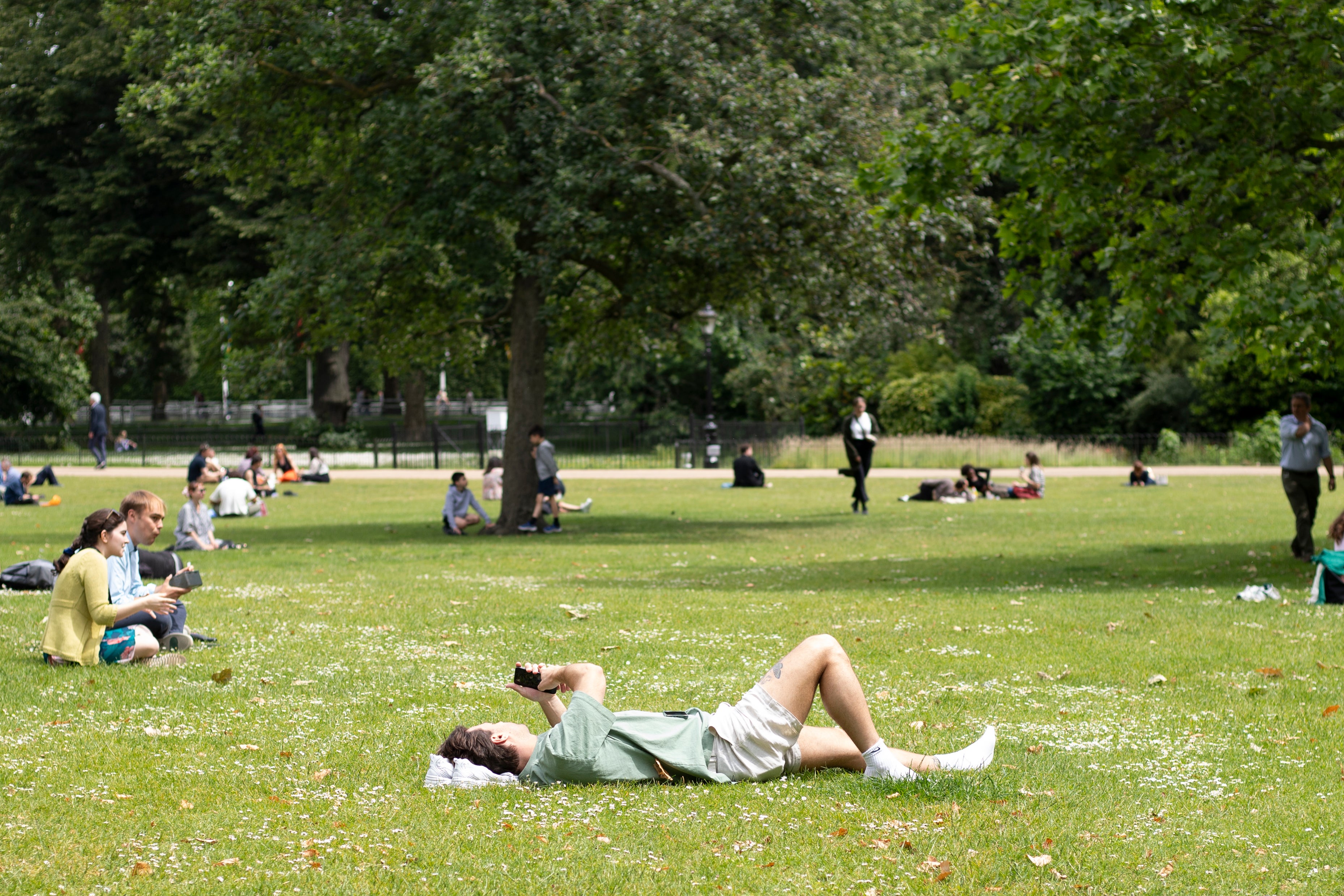 The Met Office has said the temperatures are approaching the “values needed for heatwave conditions”.