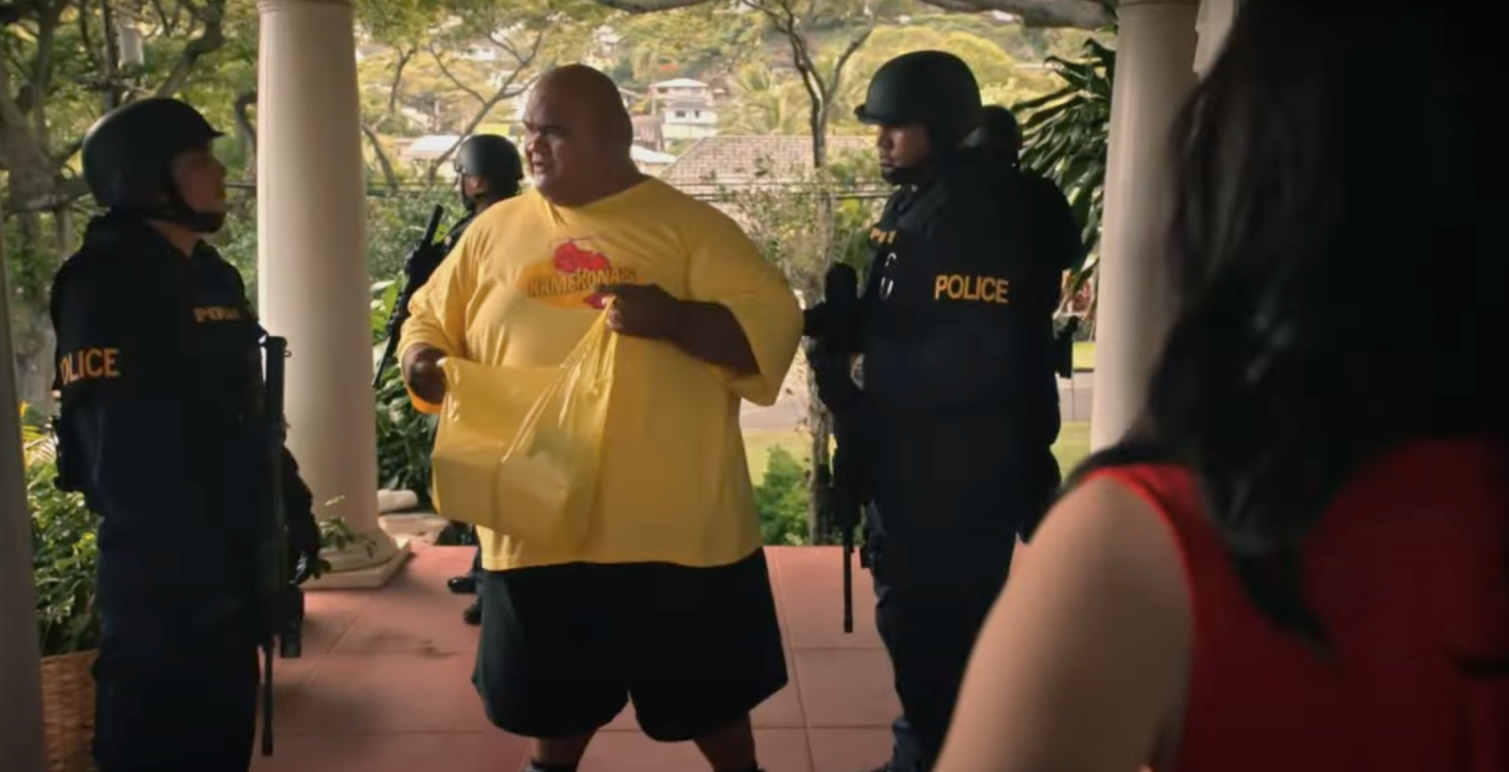 Taylor Wiley as Kamekona in behind-the-scenes footage of ‘Hawaii Five-0’