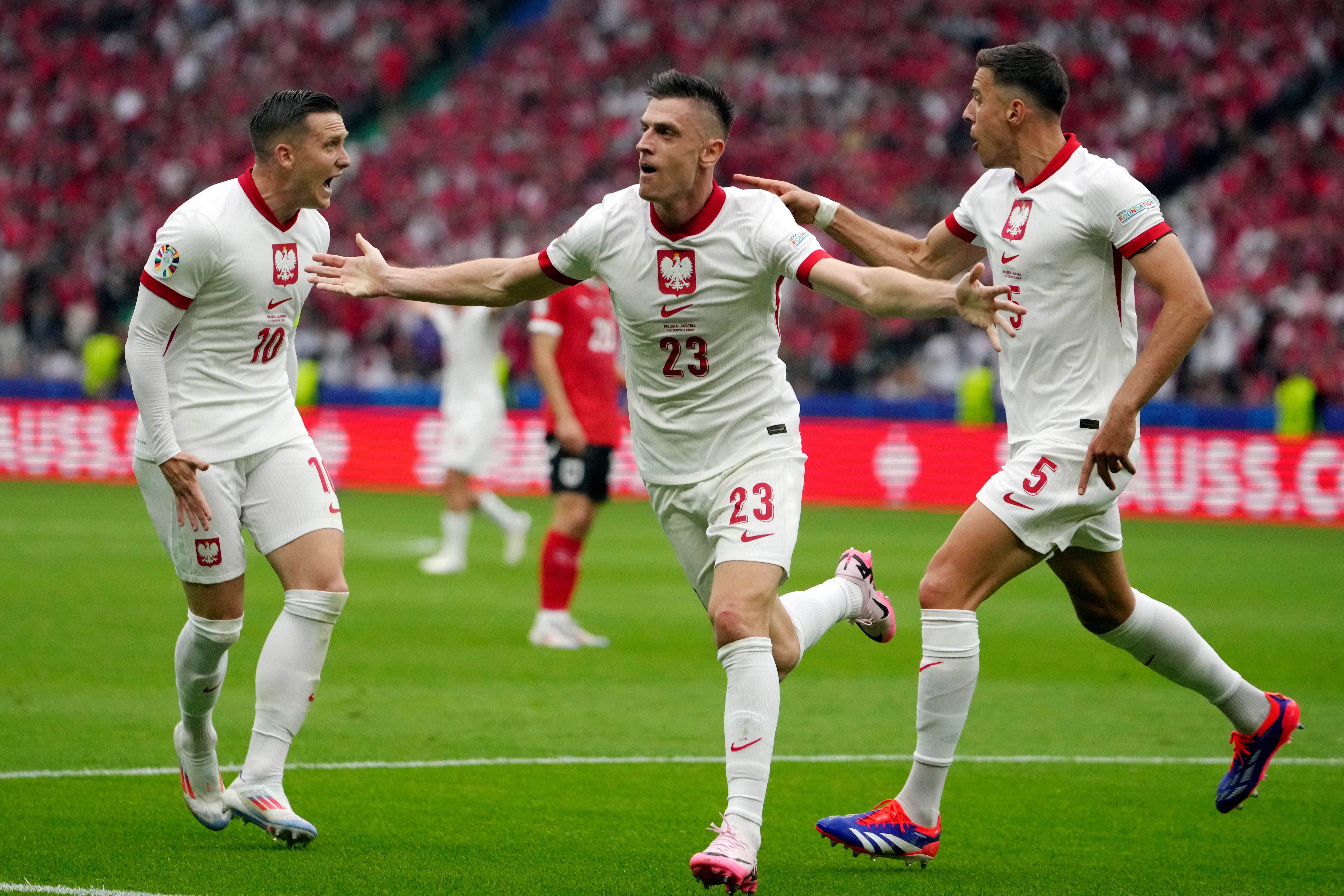 Piatek equalised for Poland