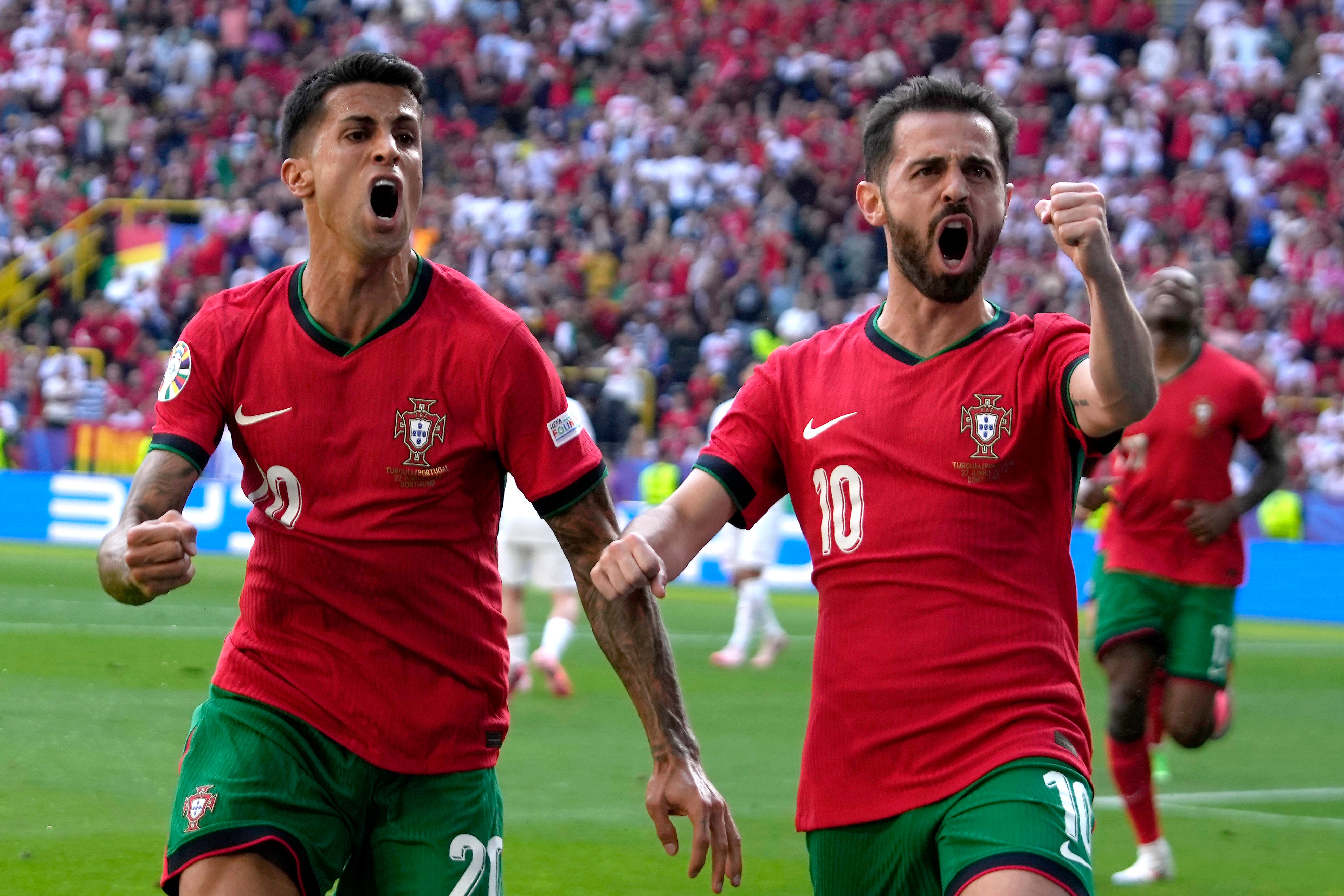 Bernardo Silva led the way as Portugal swept past Turkey.