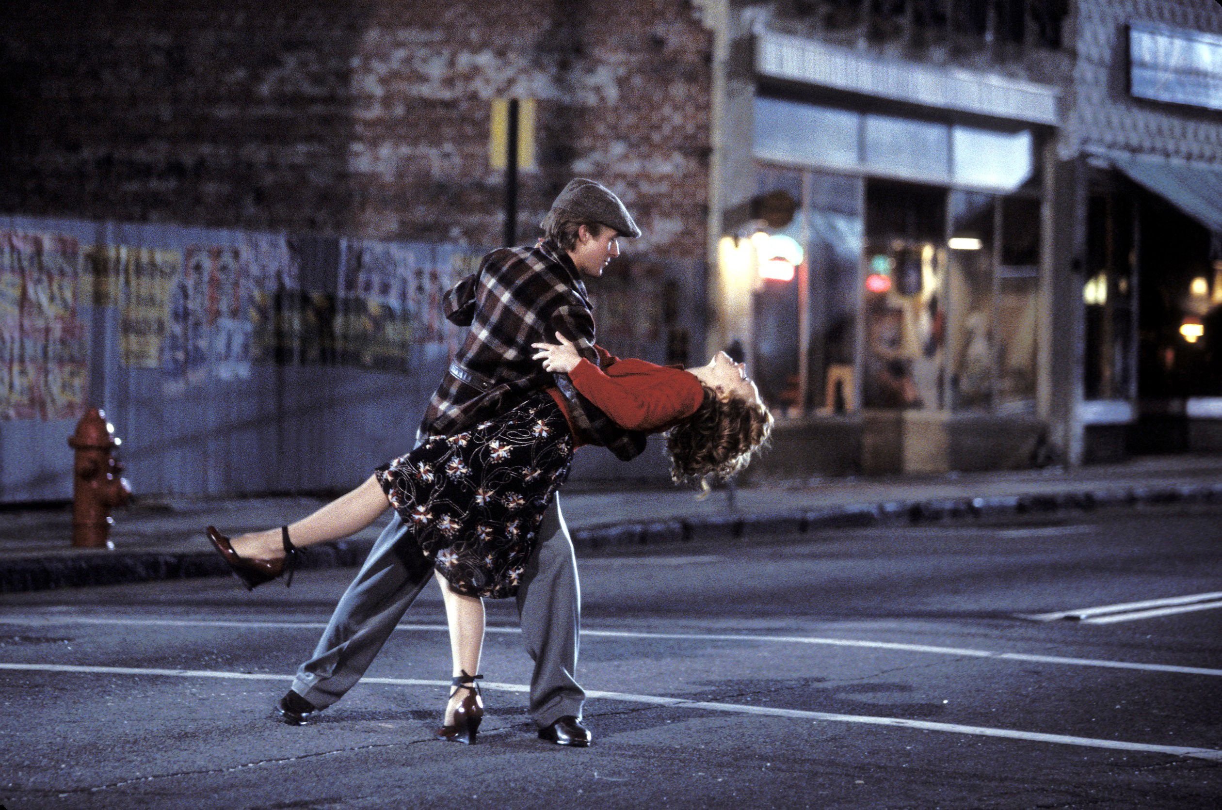 Noah sweeps Allie off her feet in this scene filmed in the centre of Charleston