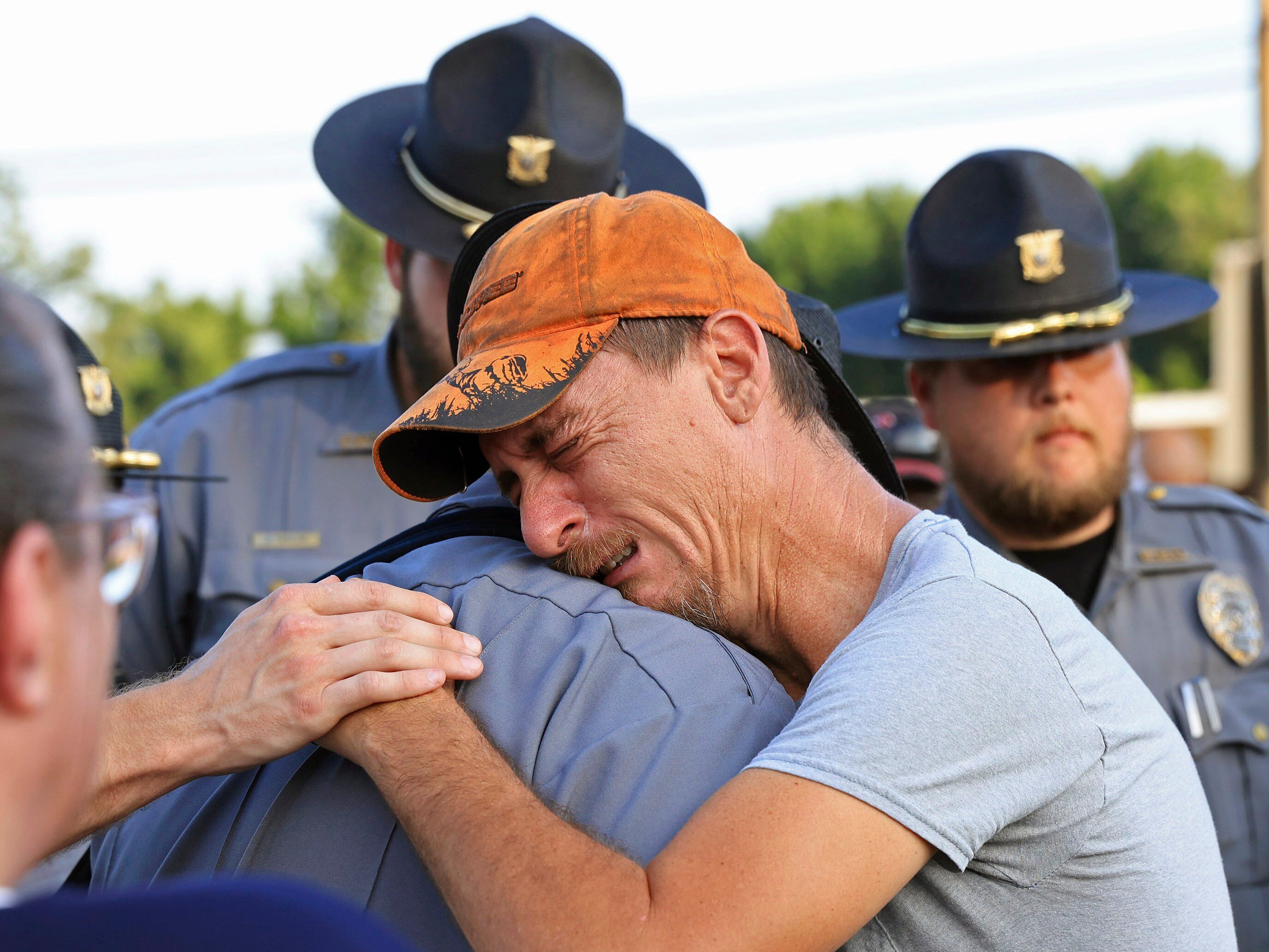 APTOPIX Grocery Store Shooting Arkansas Vigil