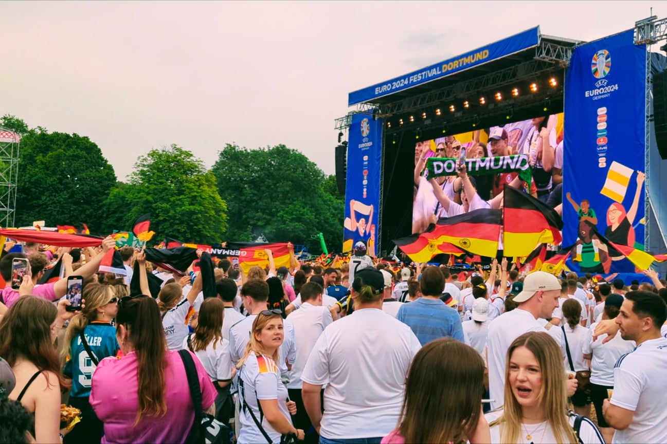 The calm before the (literal) storm at the Dortmund fan park