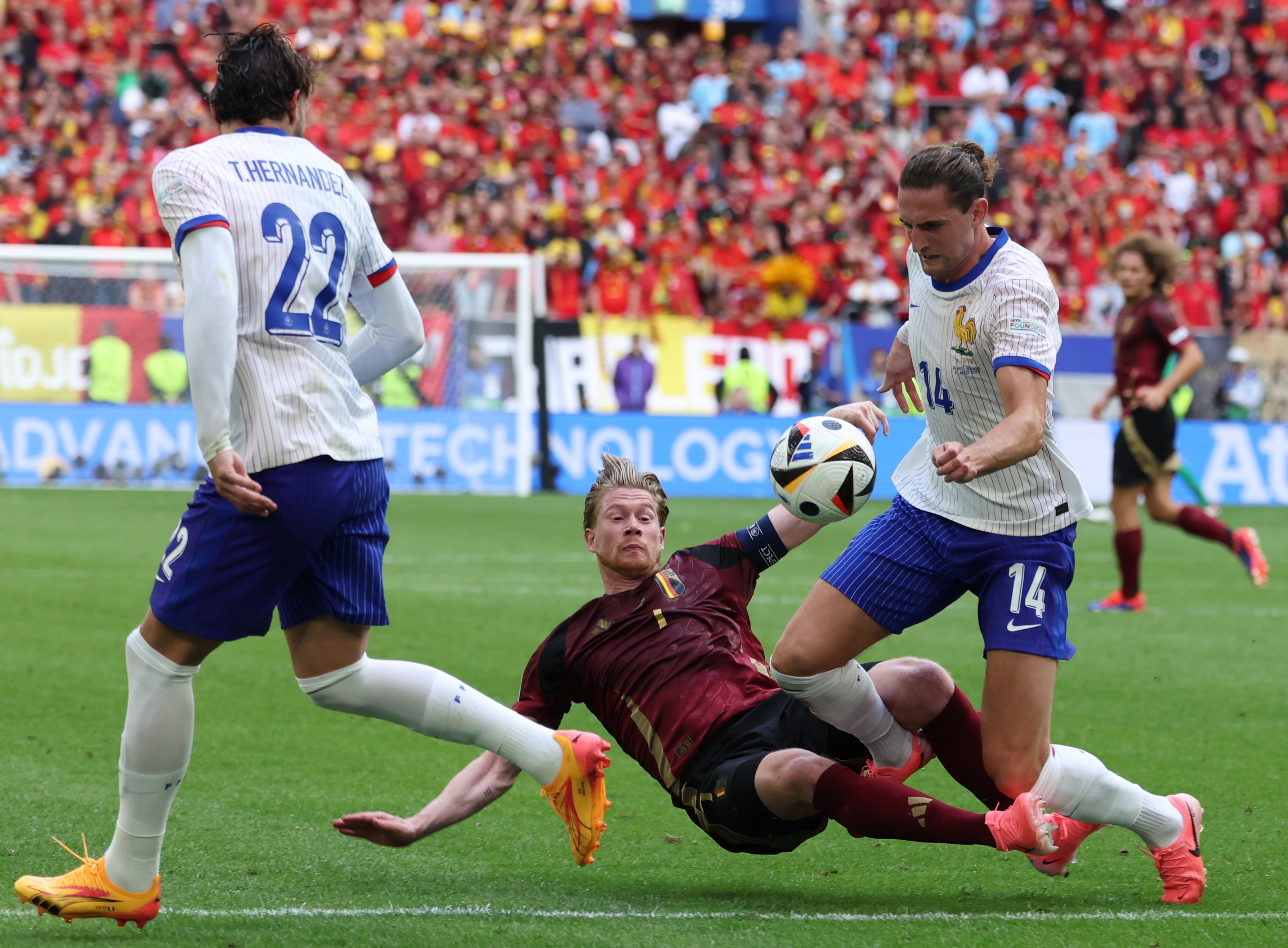 De Bruyne challenges Rabiot