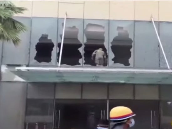 Fire broke out at a busy mall in Noida, India, on 5 July 2024