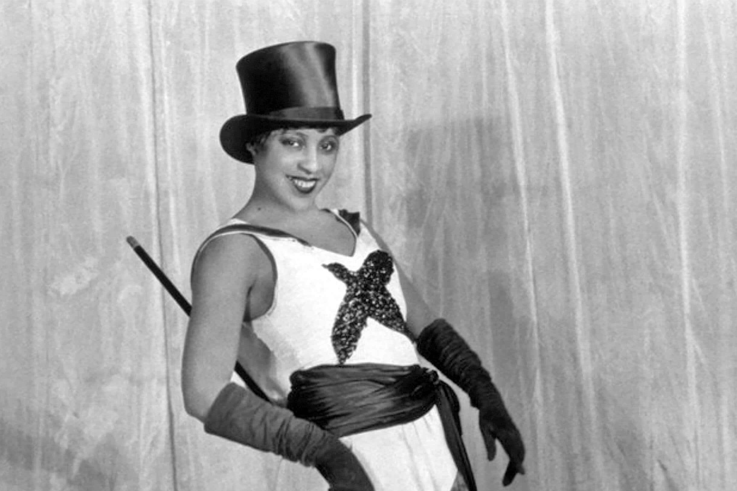 Jazz musician and dancer Adelaide Hall is being honoured with an English Heritage blue plaque at her London home (Pictorial Press Ltd/Alamy/PA)