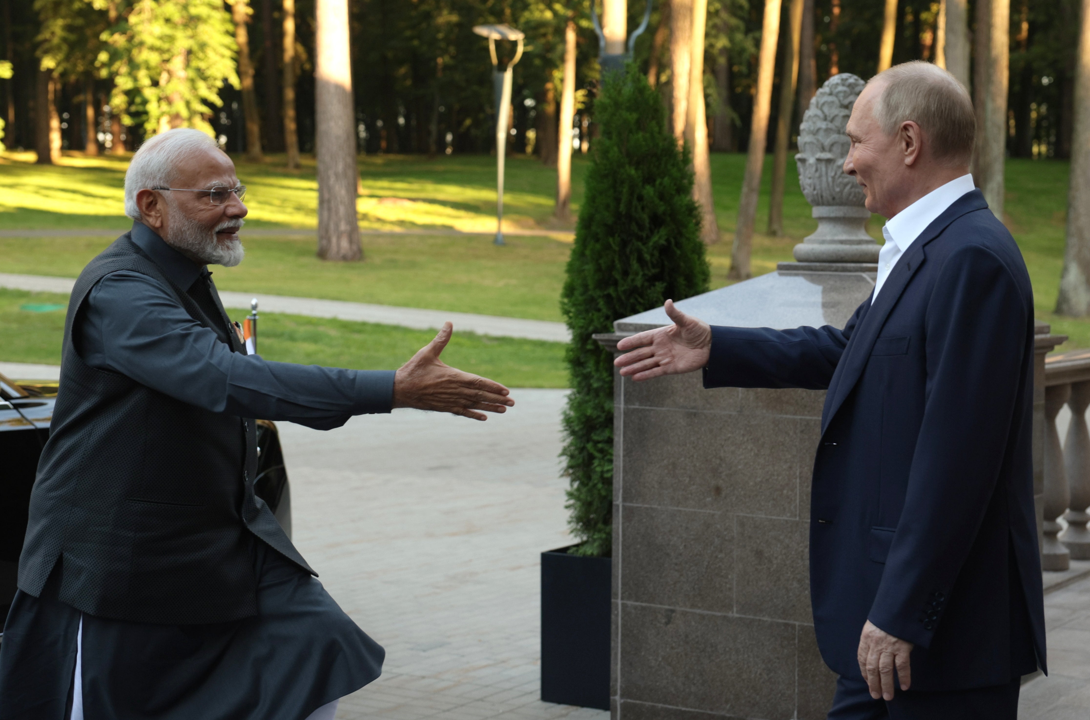 Narendra Modi arrives at Vladimir Putin’s residence