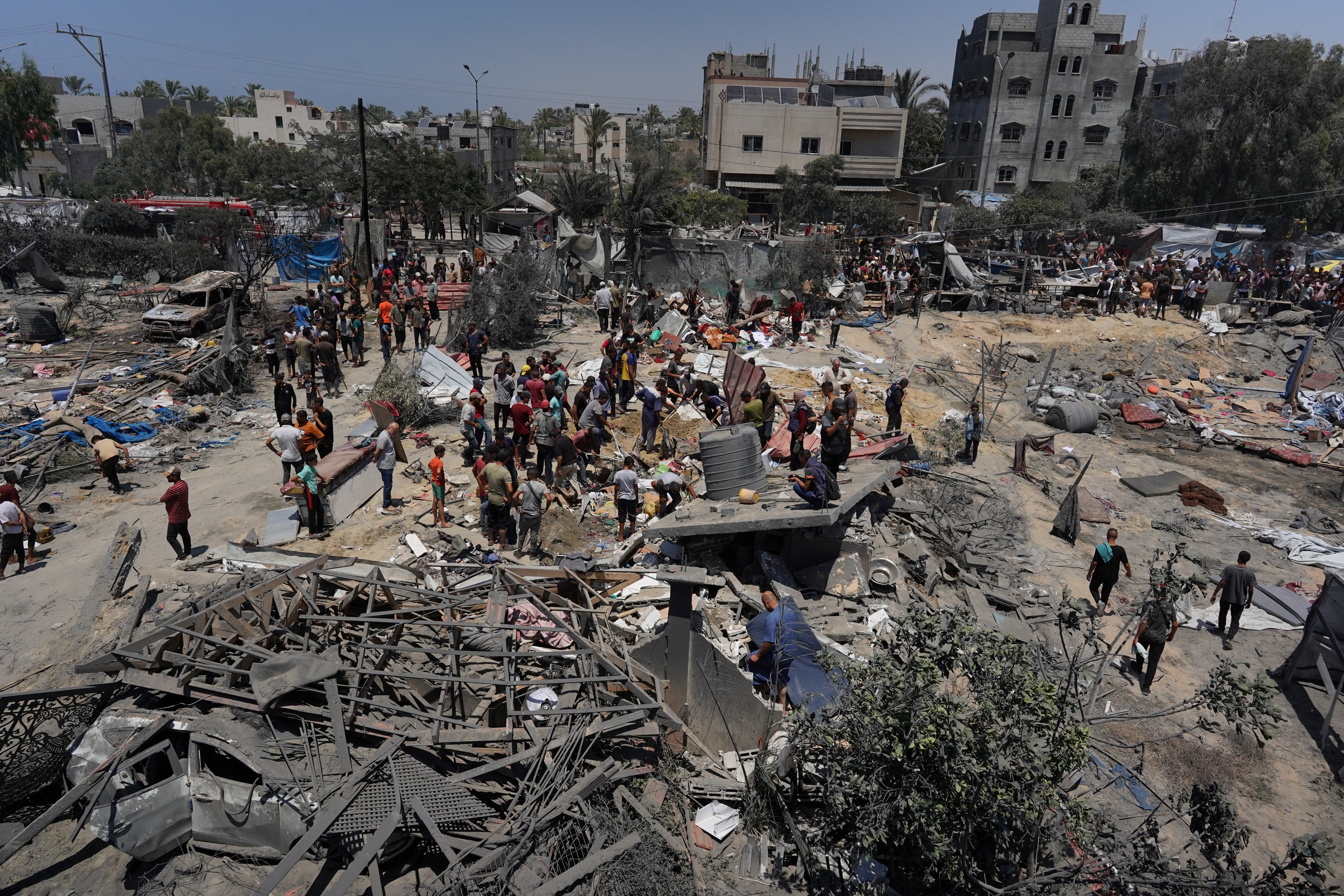 The Gaza health ministry said at least 289 others were injured in the attack