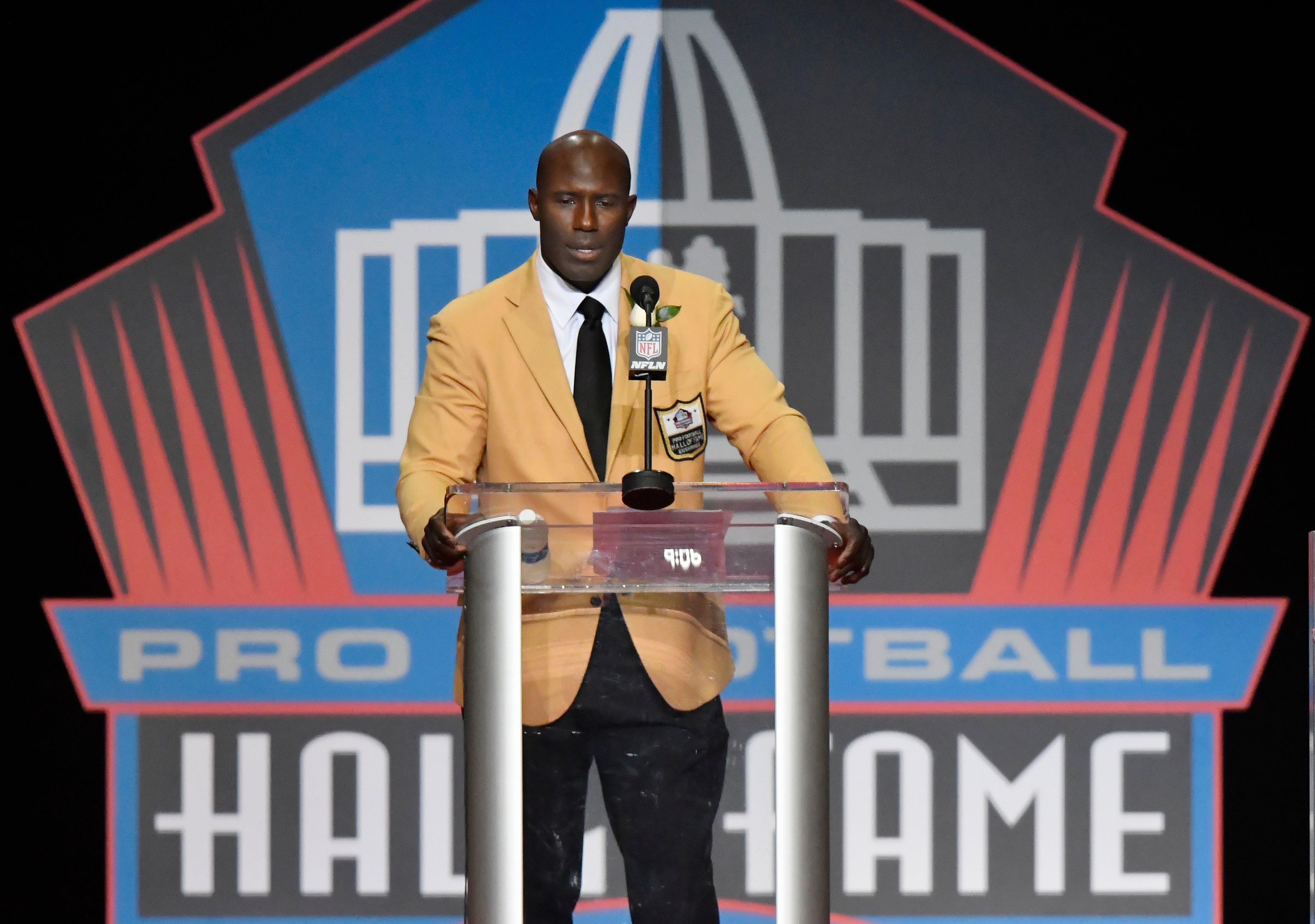 Former NFL player Terrell Davis, pictured at the Pro Football Hall of Fame on August 5, 2017, in Canton, Ohio. Davis was put in handcuffs on a United Airlines flight this past weekend, leading to an apology from United Airlines