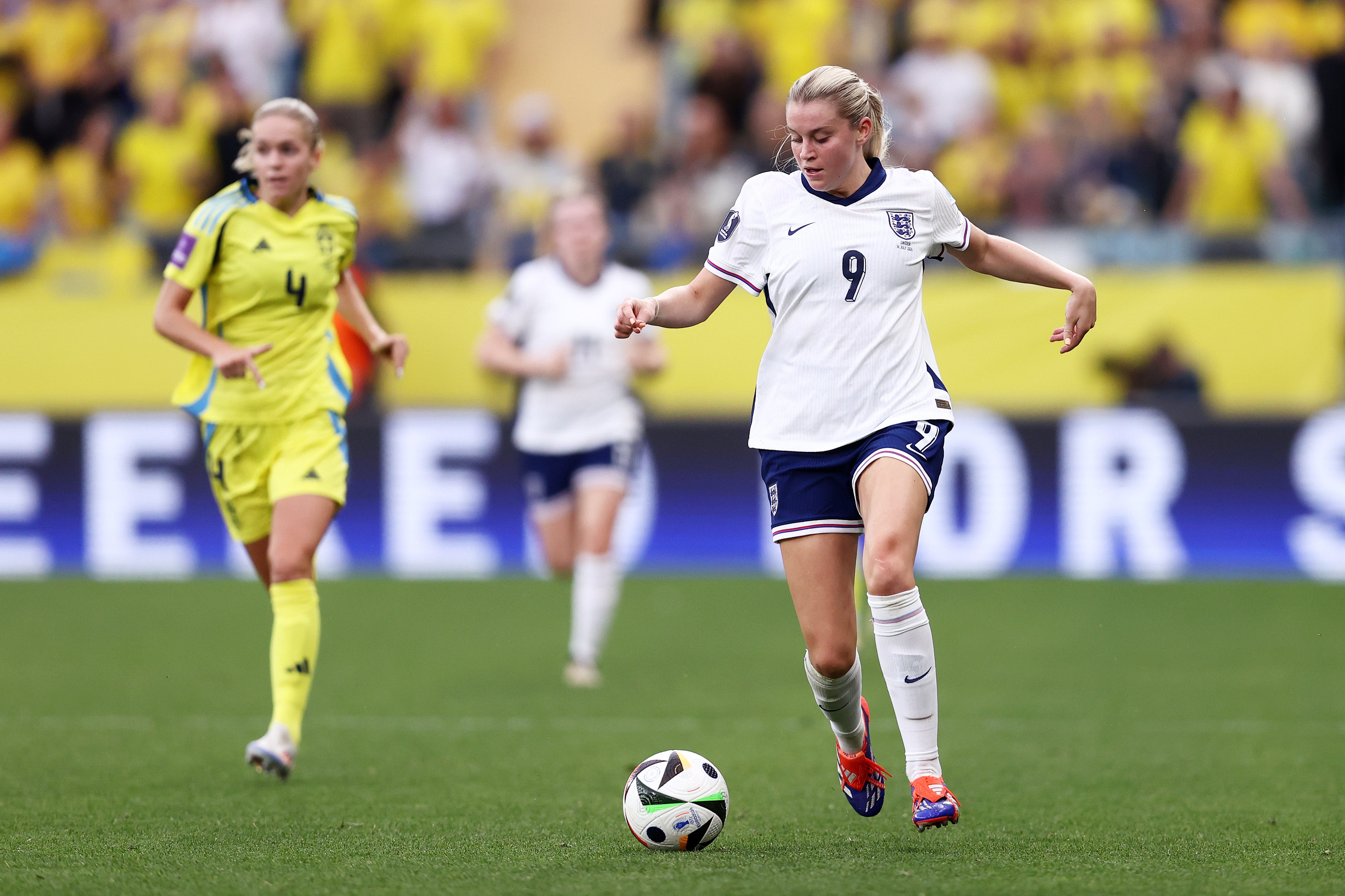 Alessia Russo came close for England but couldn’t turn in Georgia Stanway’s cross.