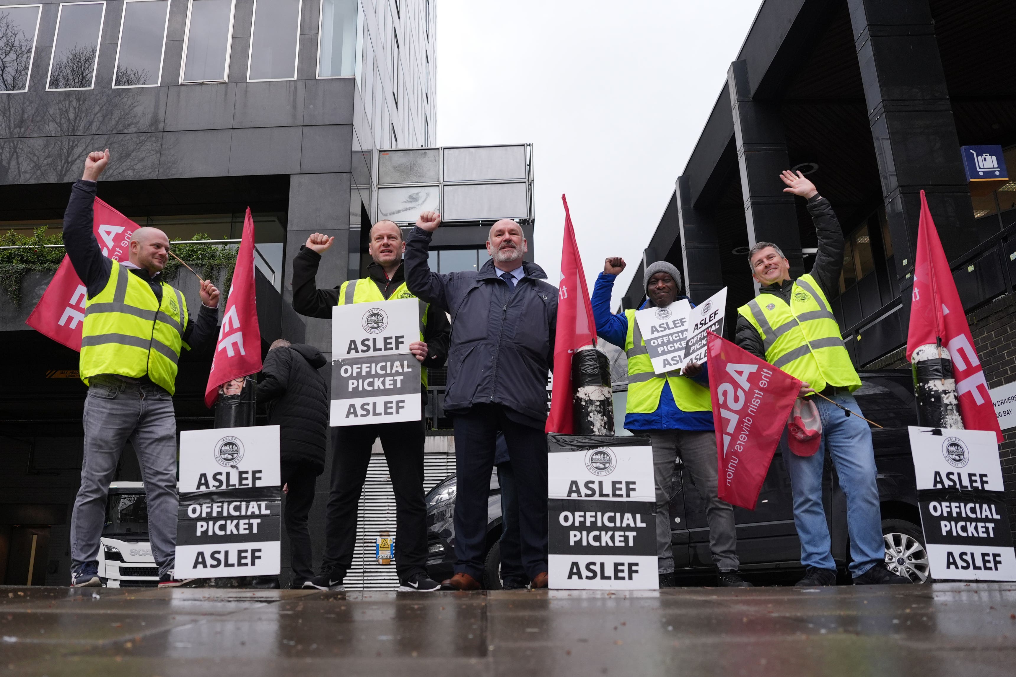 Fresh talks are to be held over a long-running train drivers dispute (Jordan Pettitt/PA)