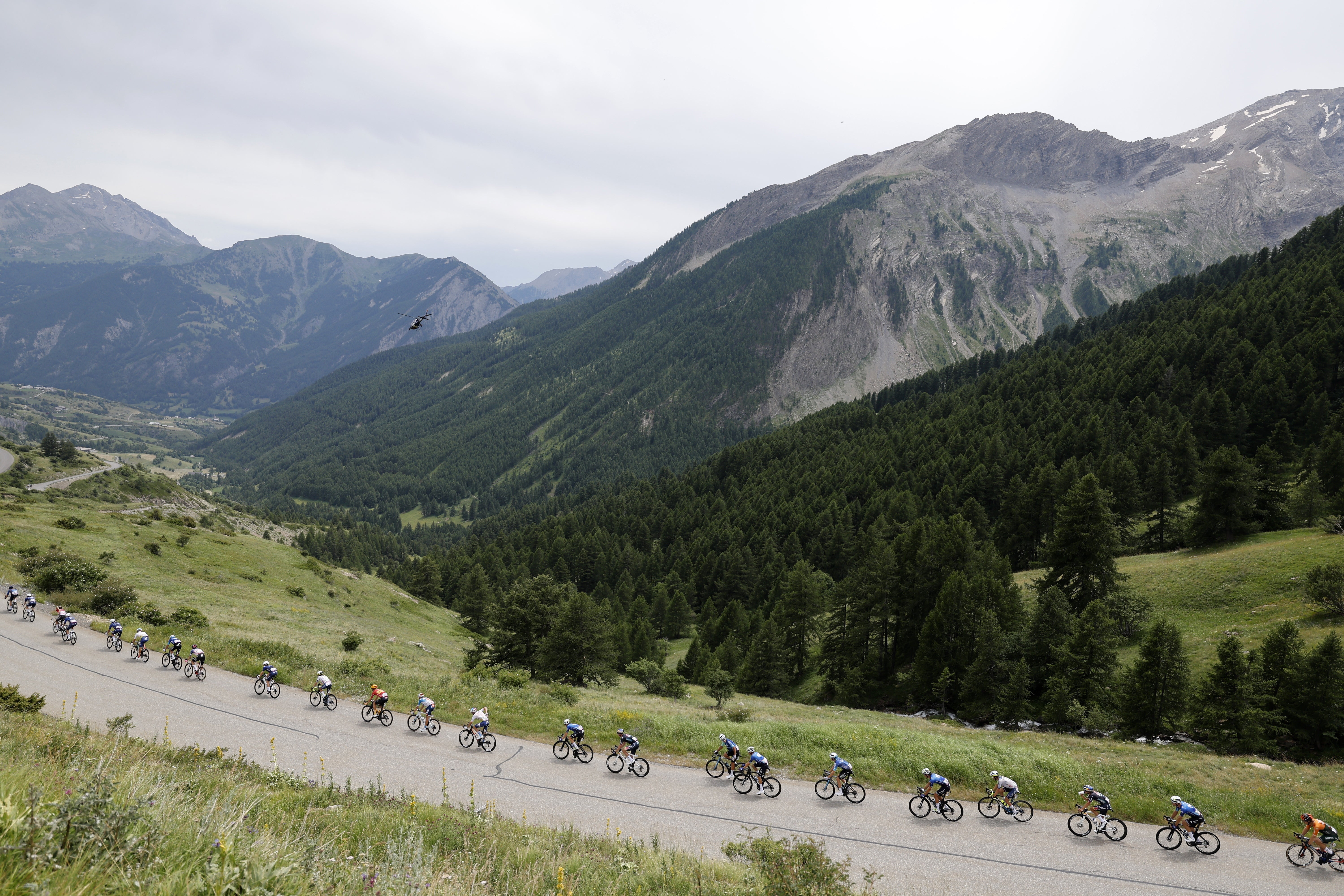 The peloton sets off from Embrun