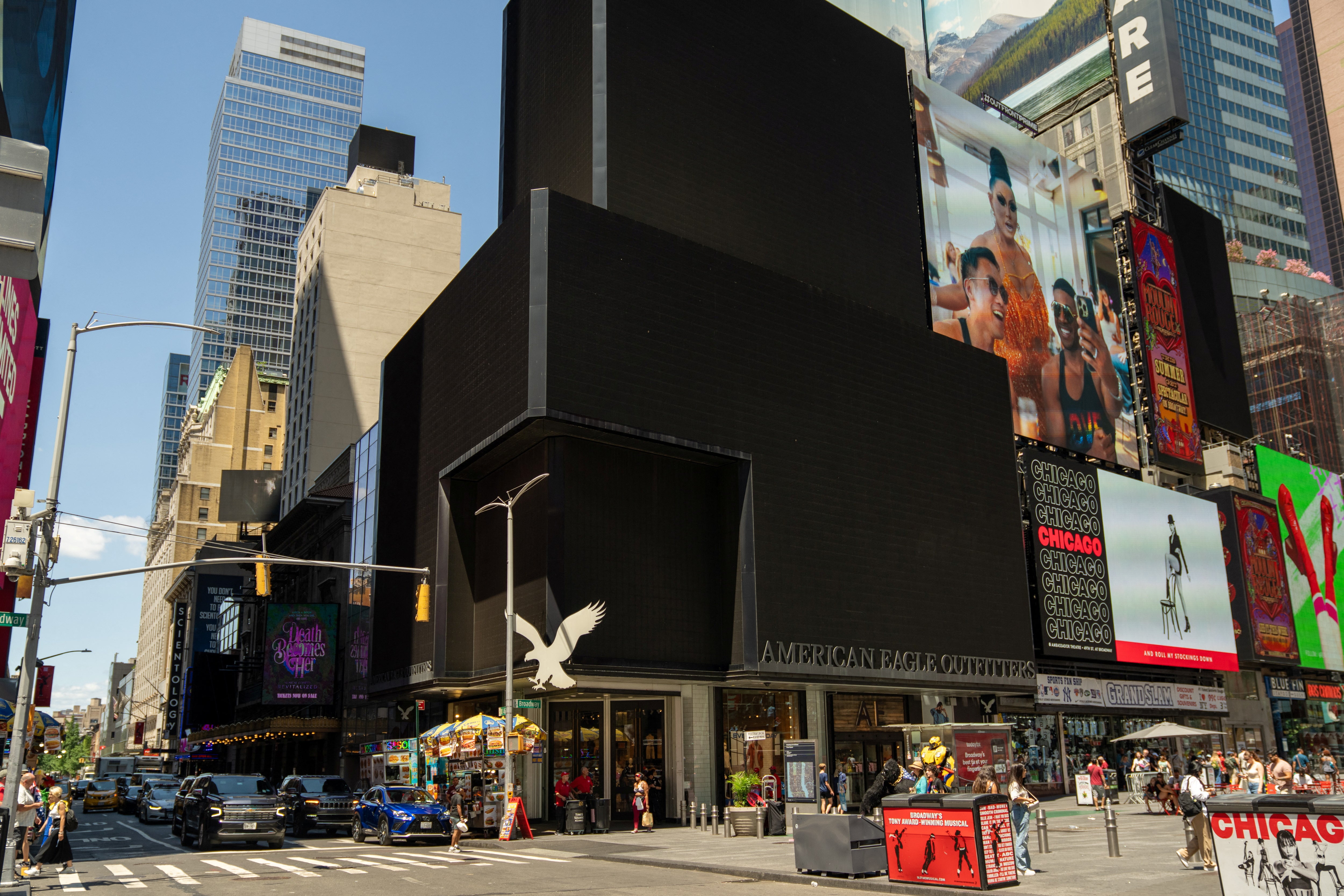 There were eerie scenes in New York after major screens in Times Square went dark due to the outages