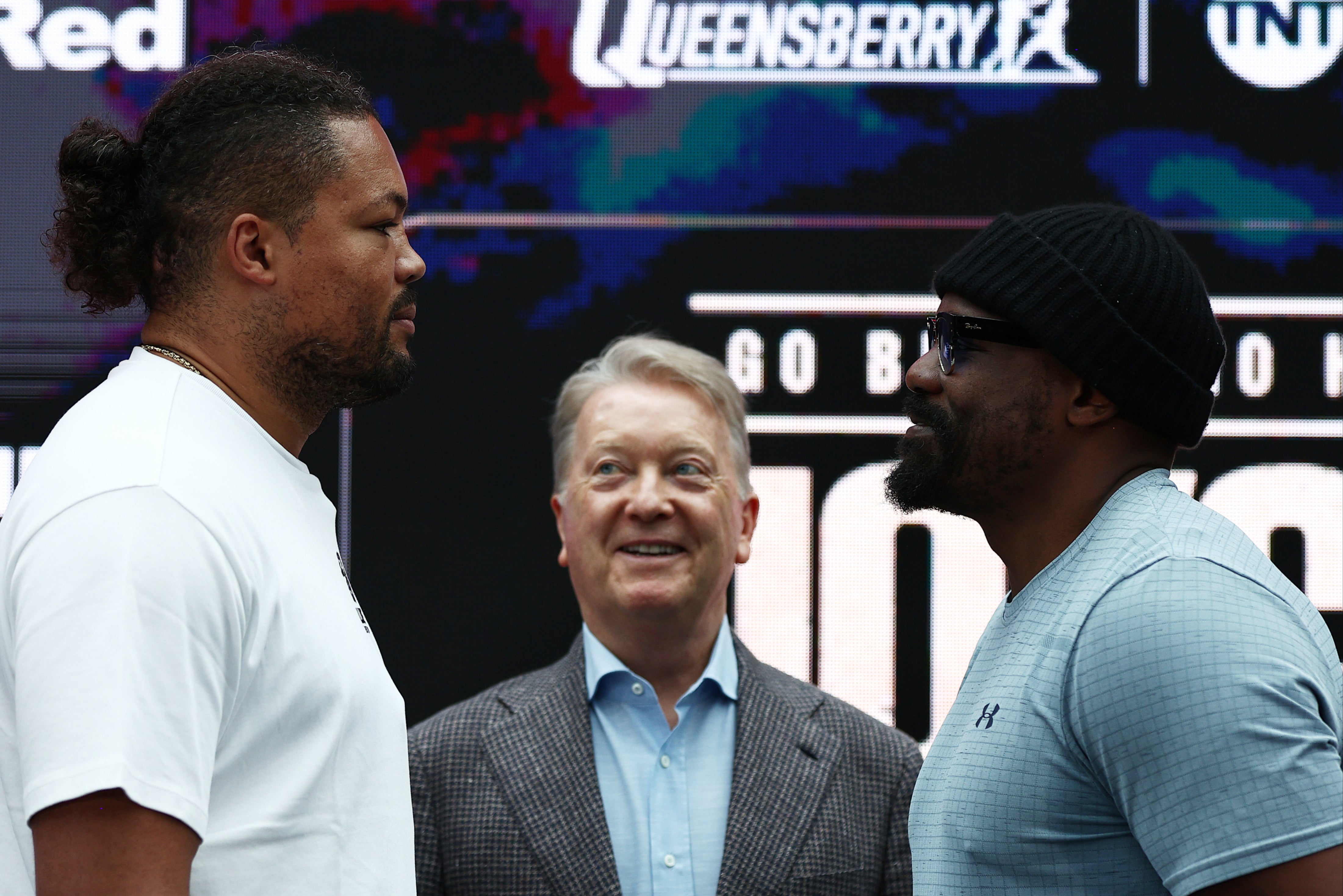 Joe Joyce (left) facing off with Derek Chisora