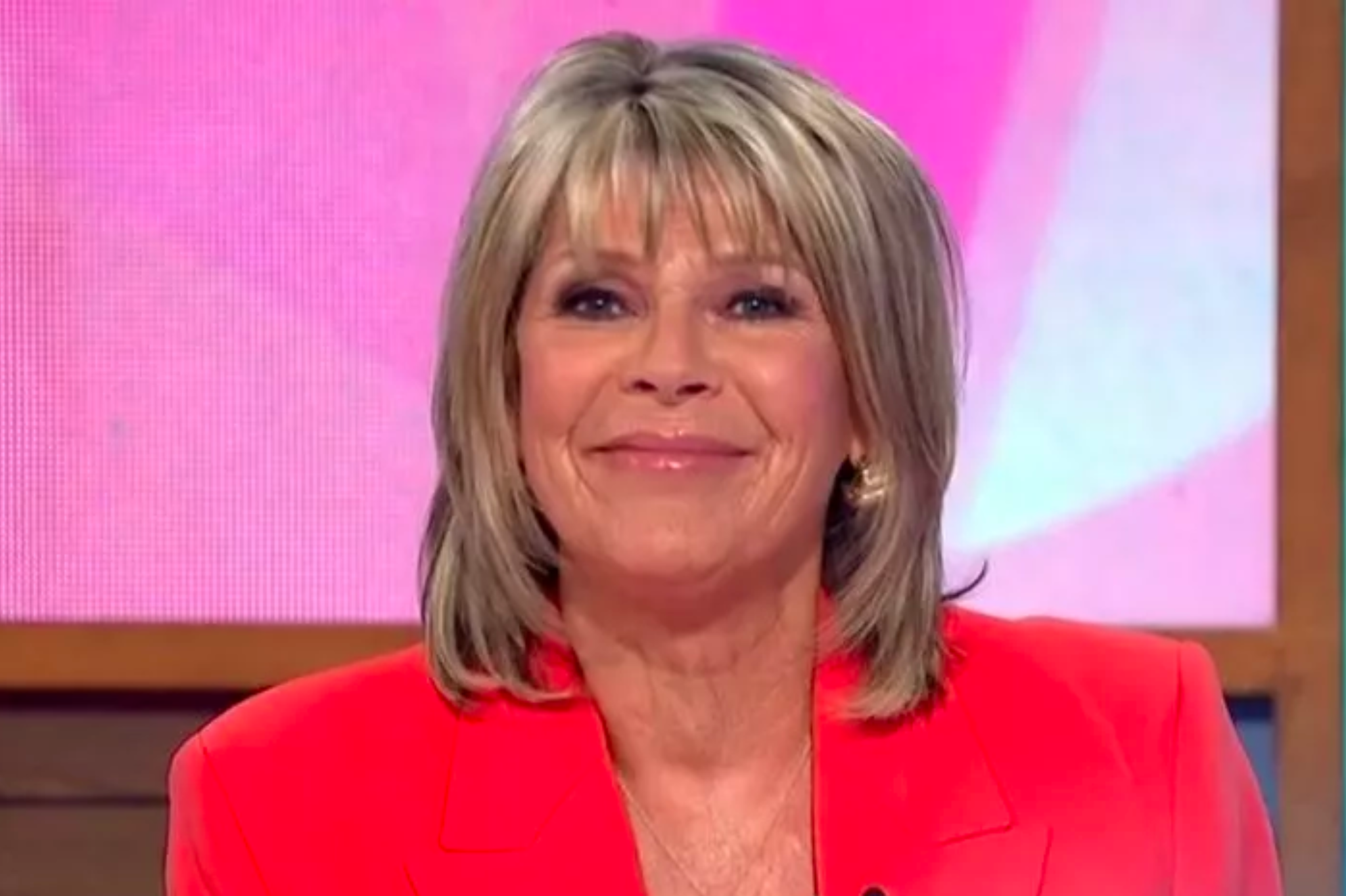 Ruth LangeVord ITV oferece uma oferta feminina solta