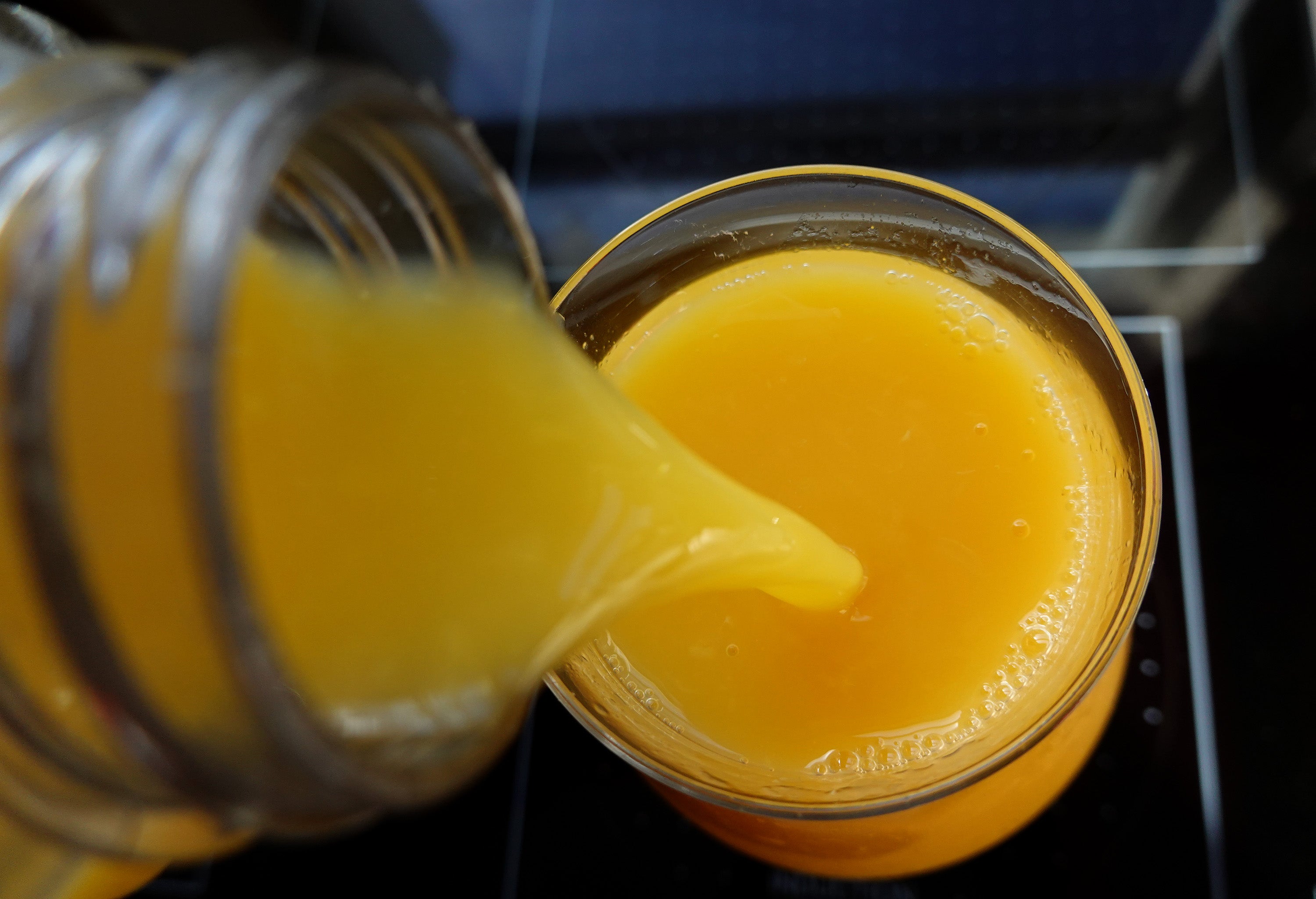 A receita inclui meia xícara de suco de laranja