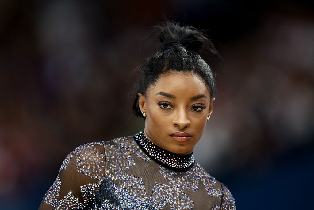 Simone Biles sparks ankle injury concern after fall in Olympic qualifying