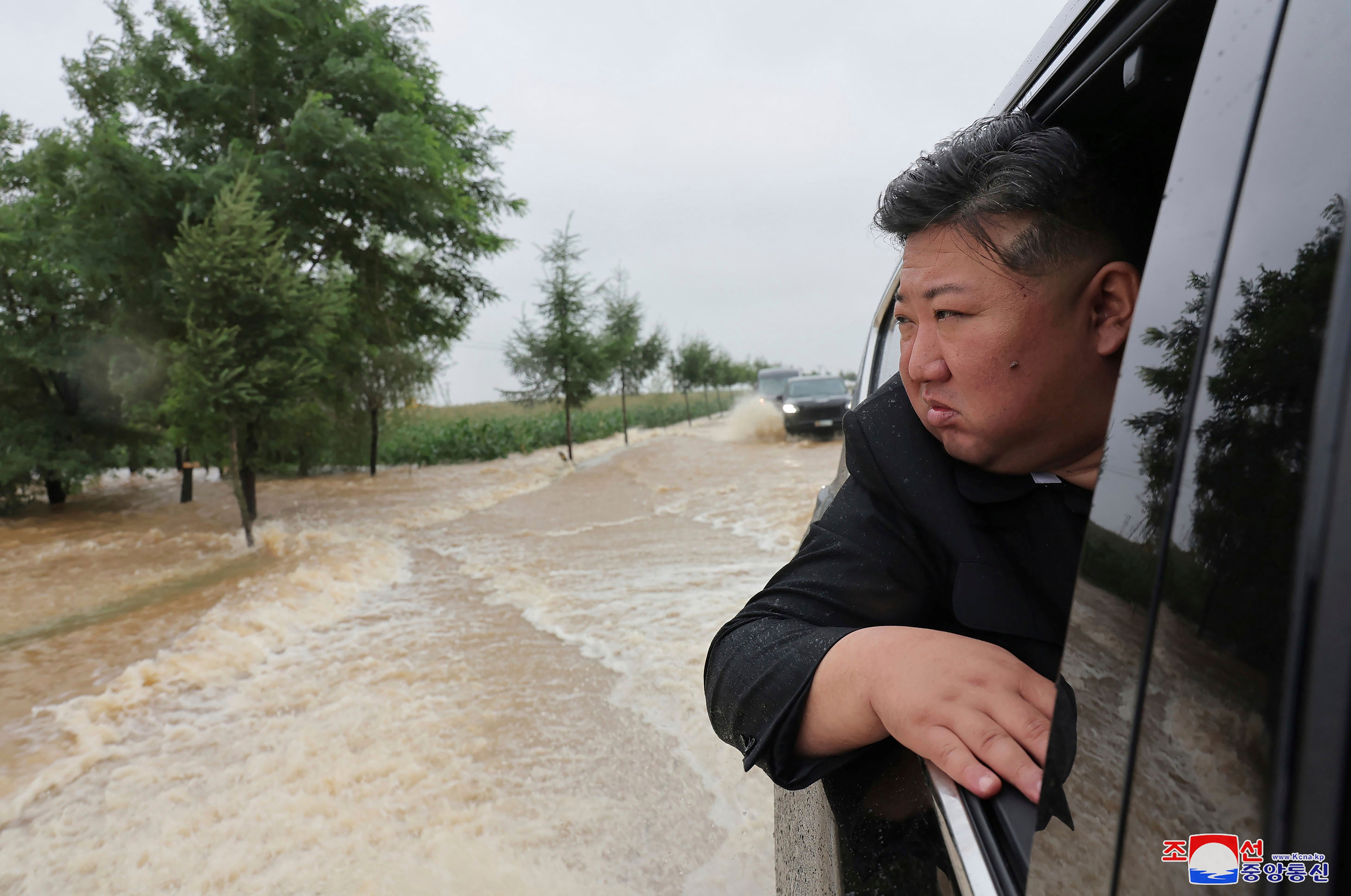 Kim Jong-un inspects a flood-hit area in Nort Korea