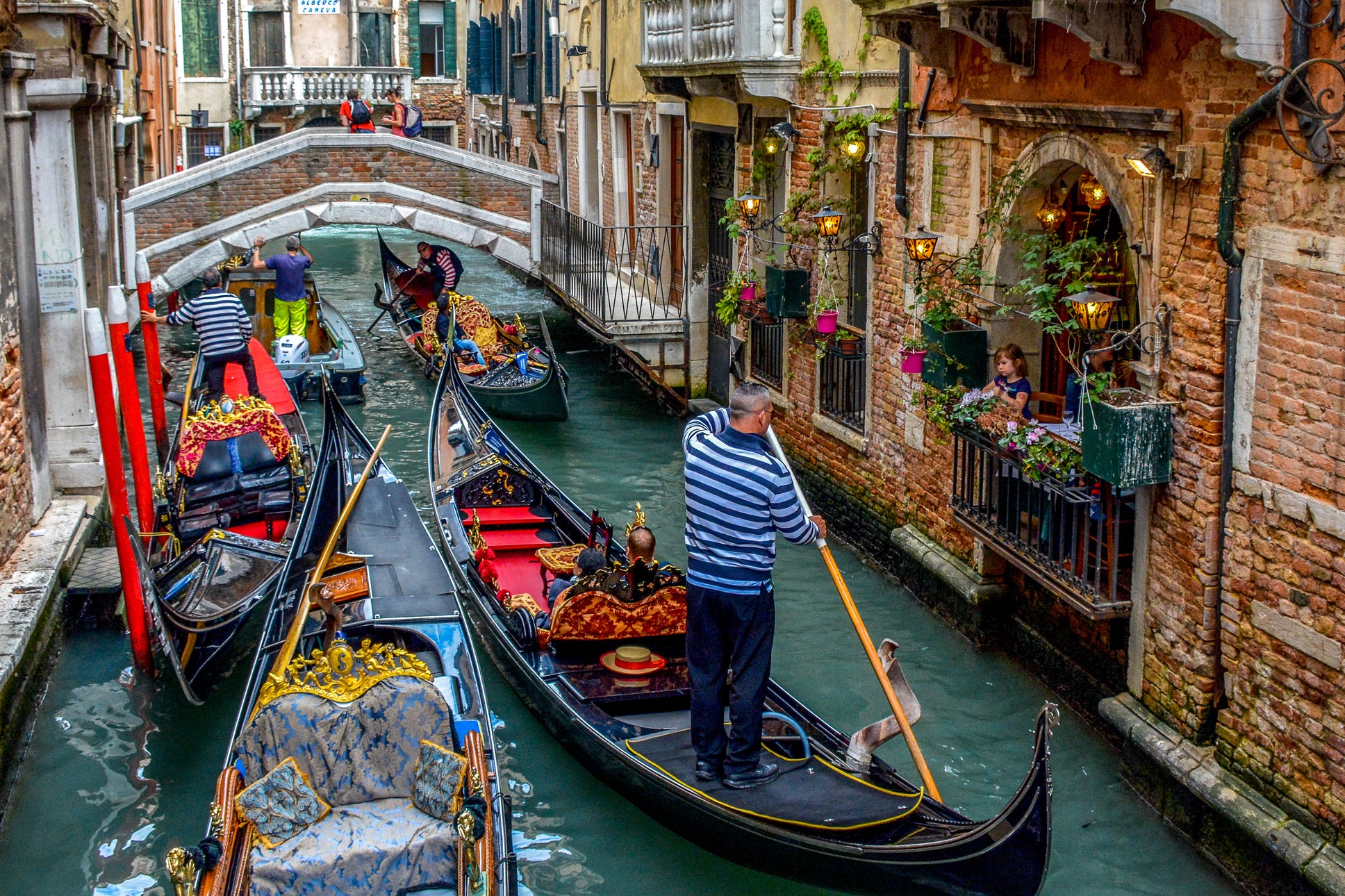 You could earn around €150,000 a year as a gondolier