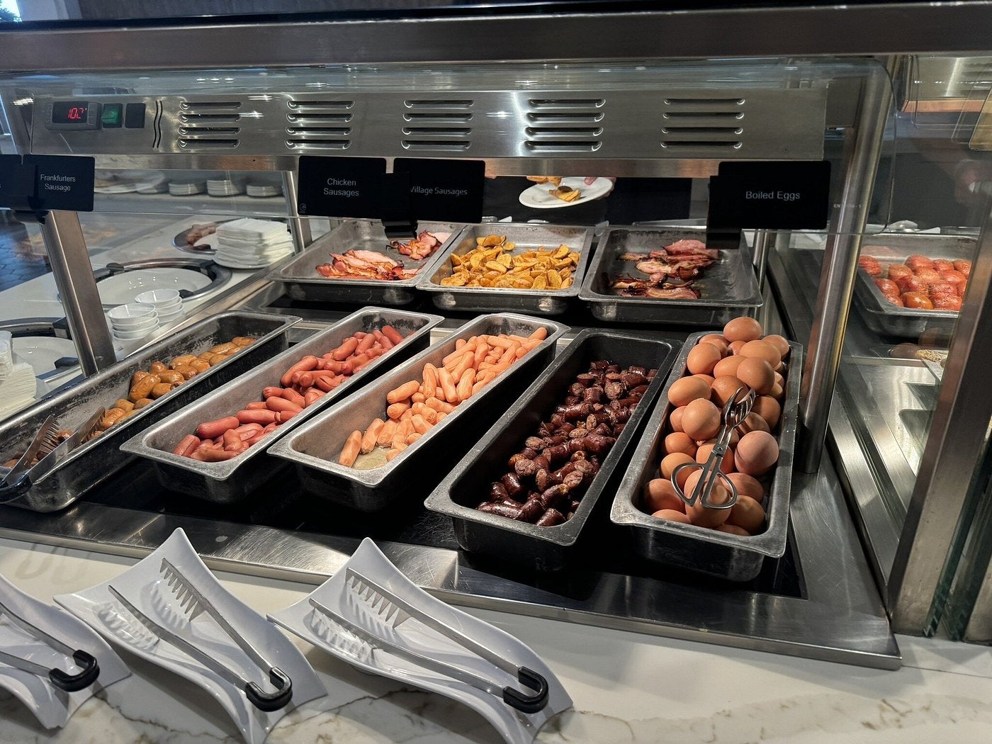 Tommy Robinson’s full English breakfast options at the luxury resort