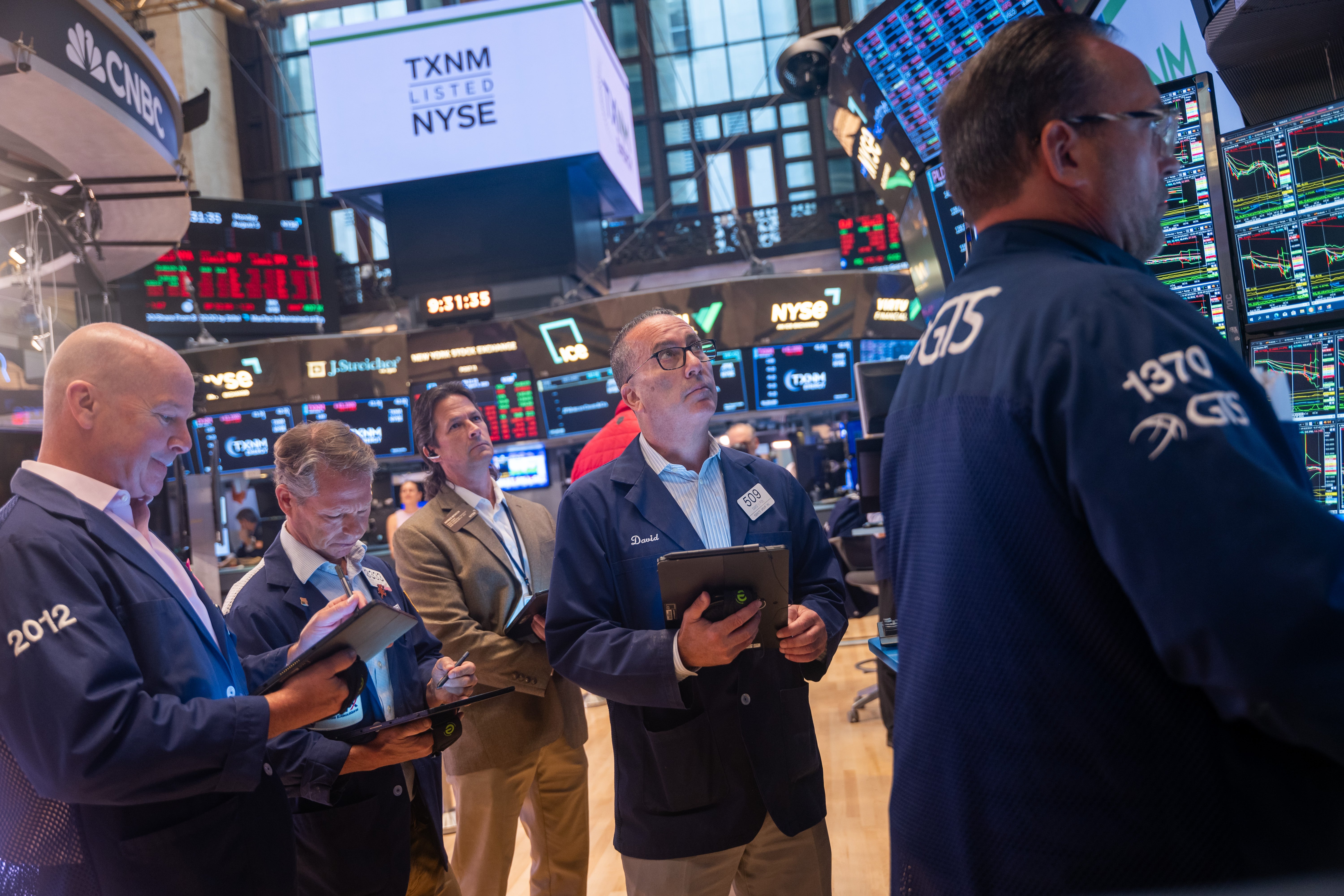 Stock markets across the globe took a downturn on Monday after a global selloff. In New York City, the Dow Jones dropped by 2 percent in morning trading.