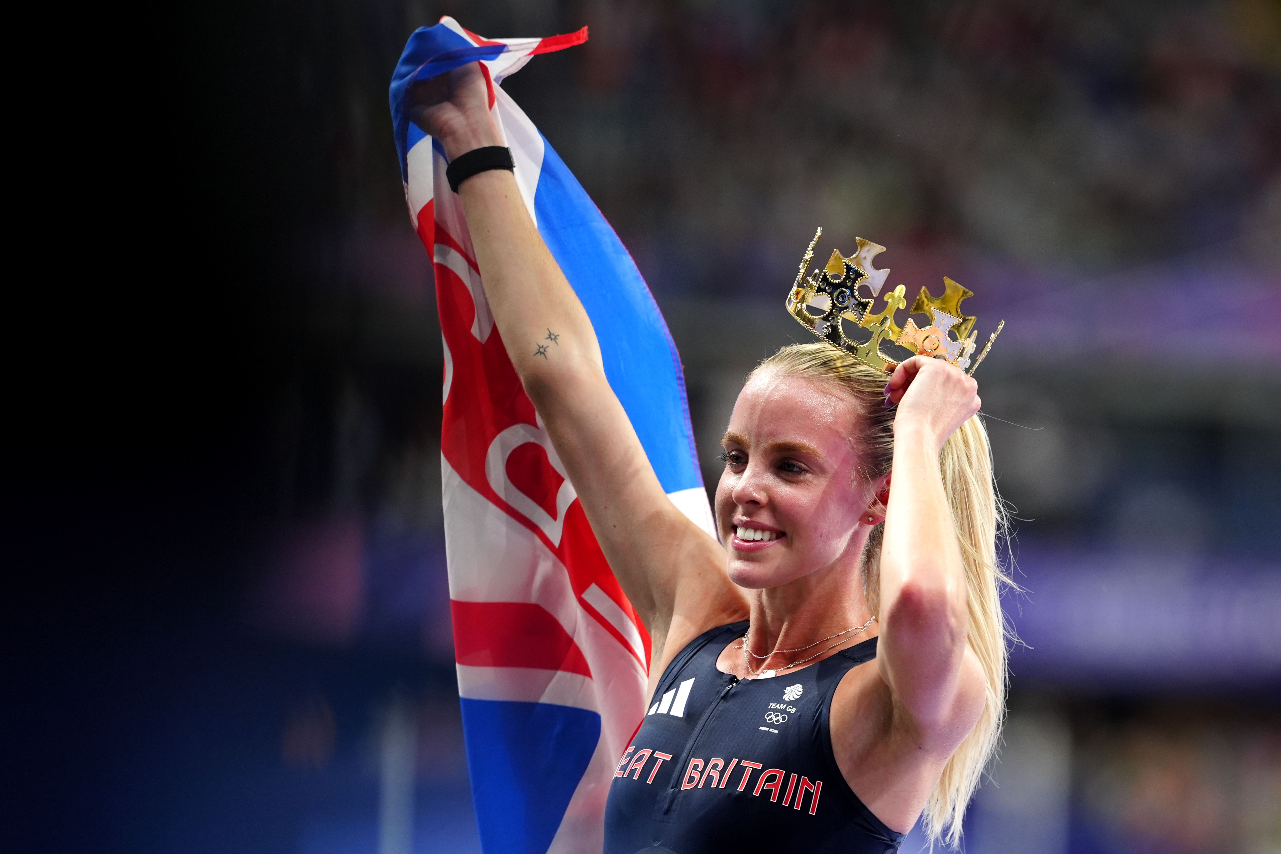 Hodgkinson wears a golden crown after storming to gold in the women’s 800 metres final