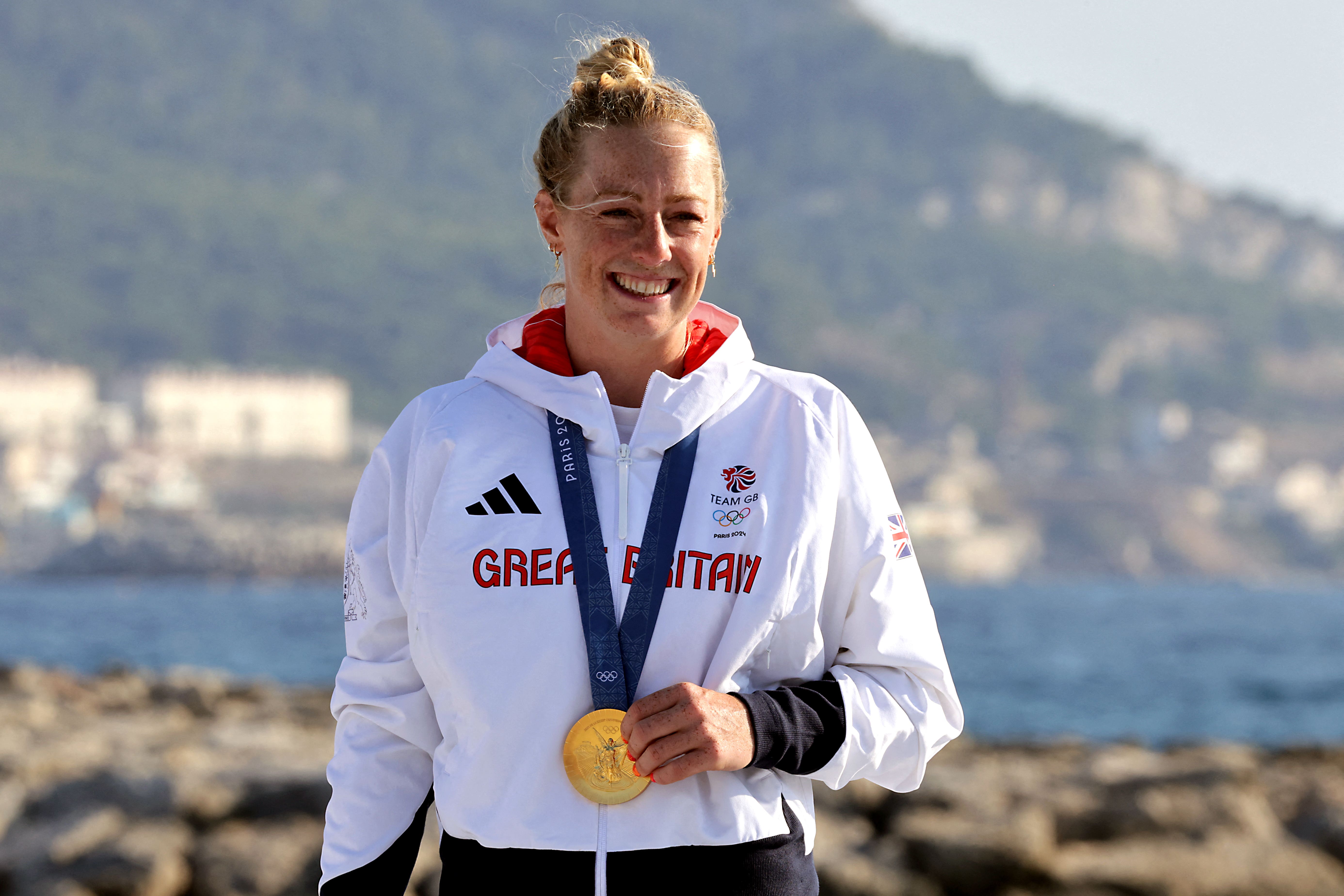 Great Britain’s Ellie Aldridge with her gold medal (Patrick Aventurier/PA)