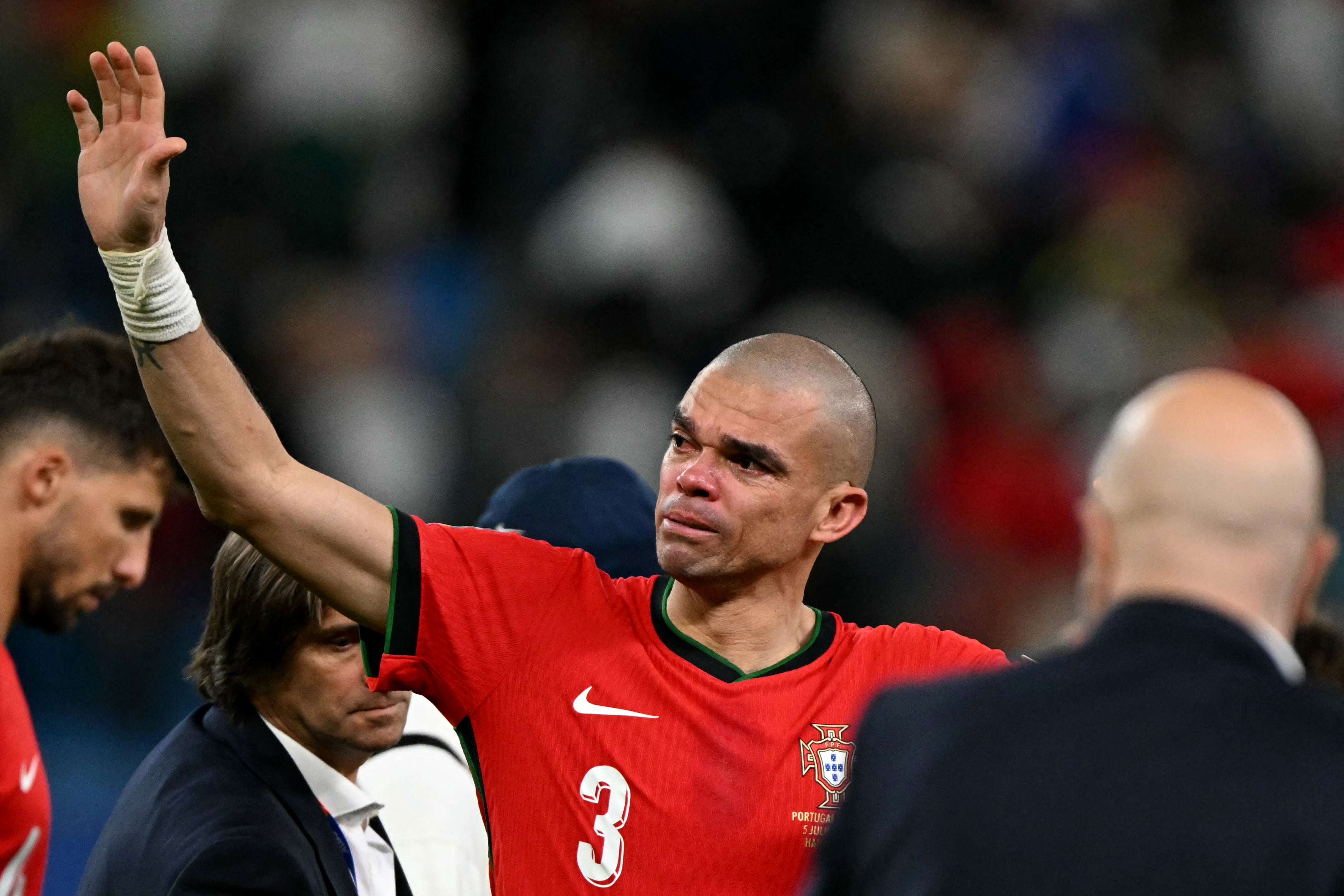 41-year-old defender Pepe announces retirement from football.