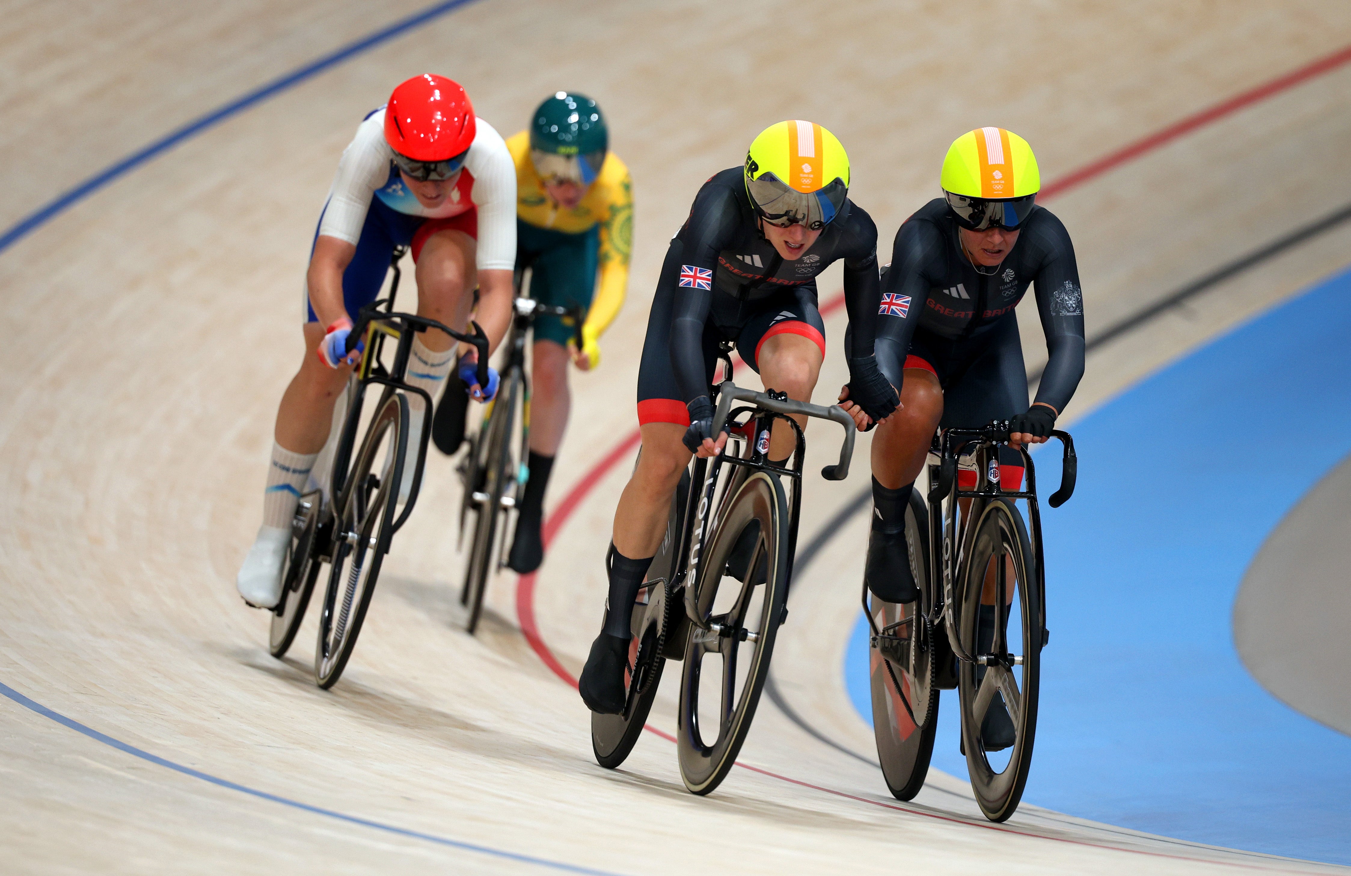 Barker won the final lap sprint to claim double points and secure second place.