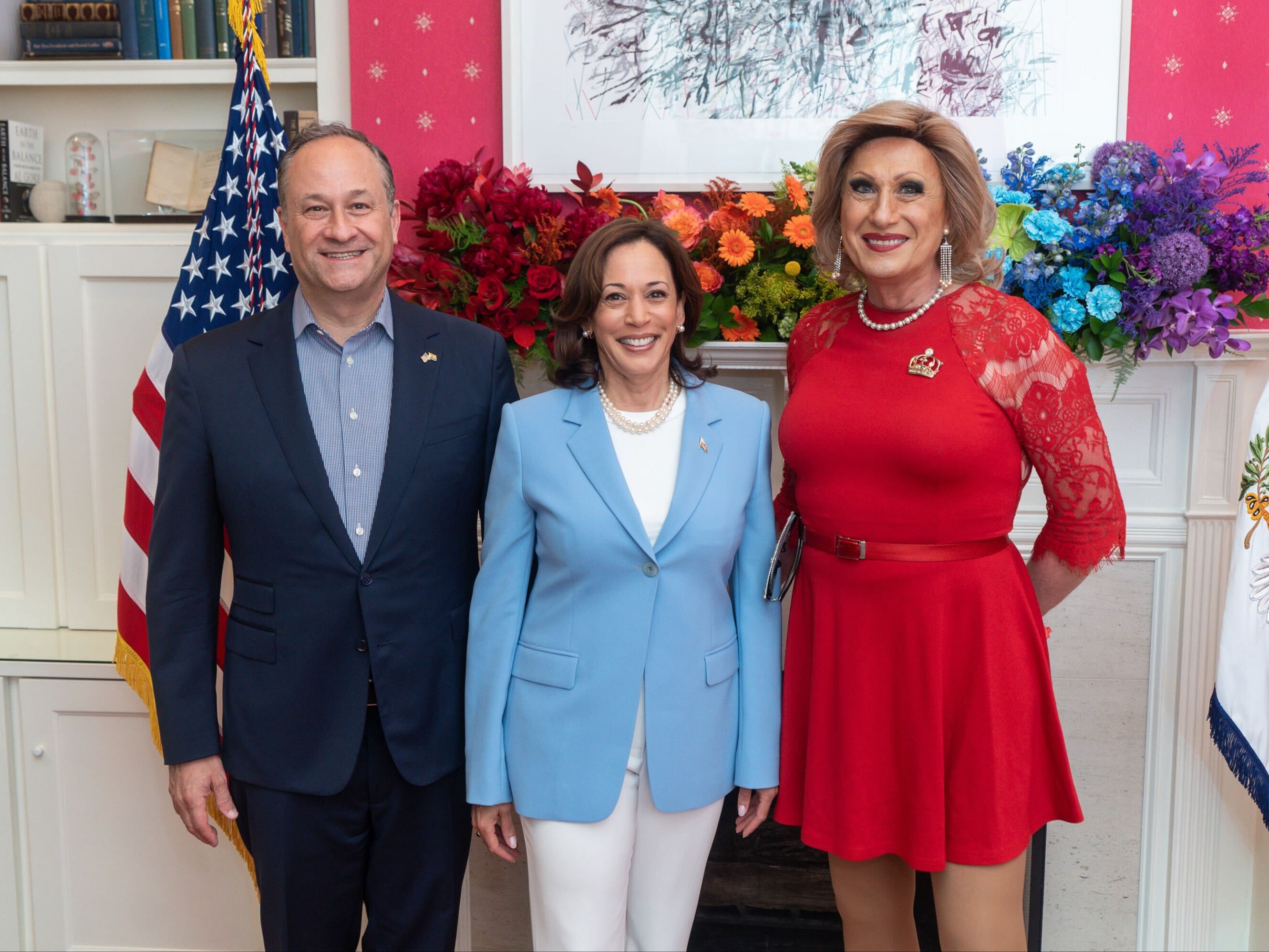 Donna Sachet, right, with Kamala Harris (center) and her husband Doug Emhoff at the vice-president’s residence in Washington, DC in June 2023