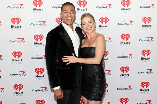 Amy Robach recalls time when she kicked TJ Holmes out of the bedroom.