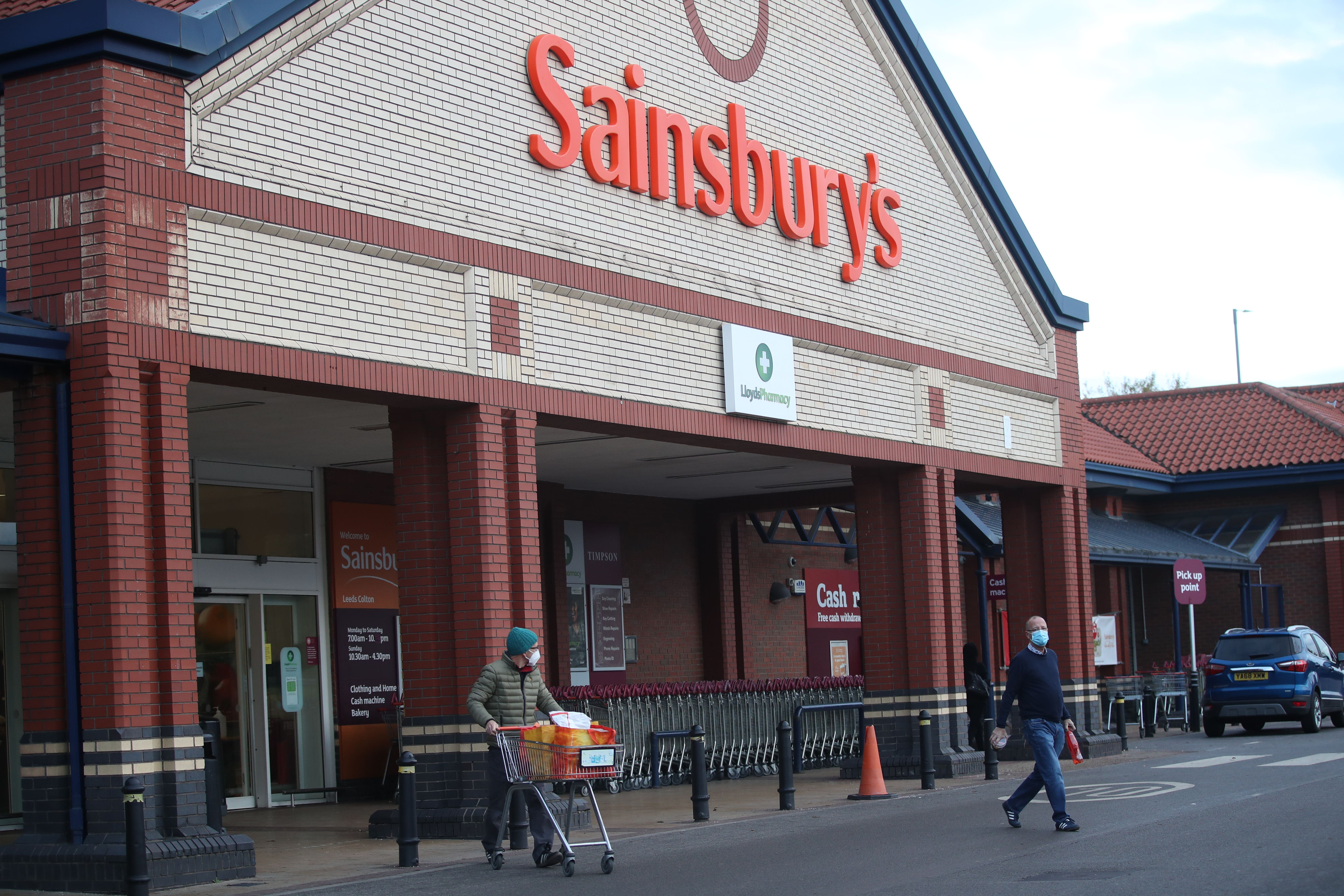 Sainsbury’s and the shopworkers’ union Usdaw, said the rates system was out of date, giving online an advantage over physical shops