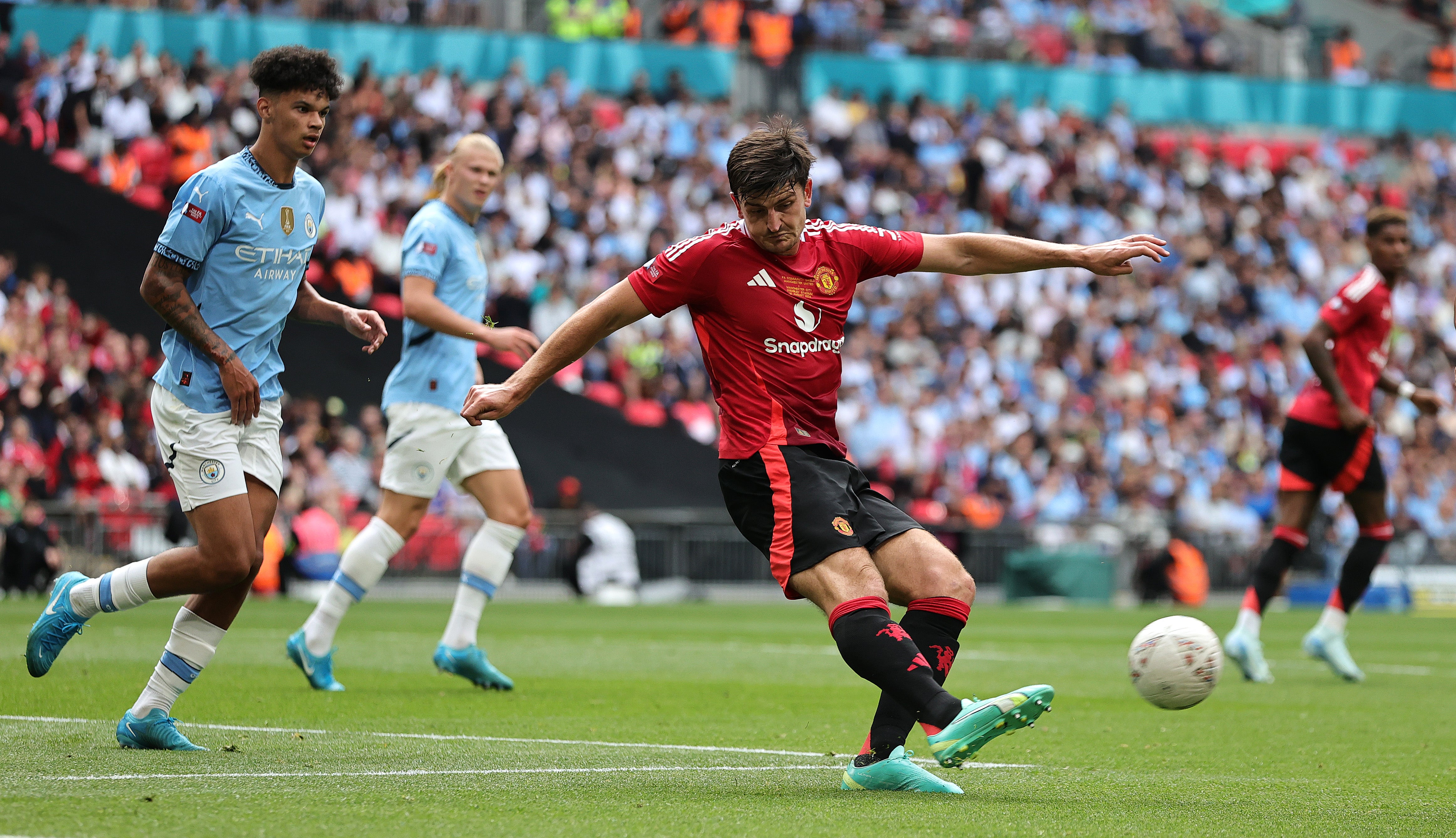 Harry Maguire picked up a knock to add to Man United’s injury woe