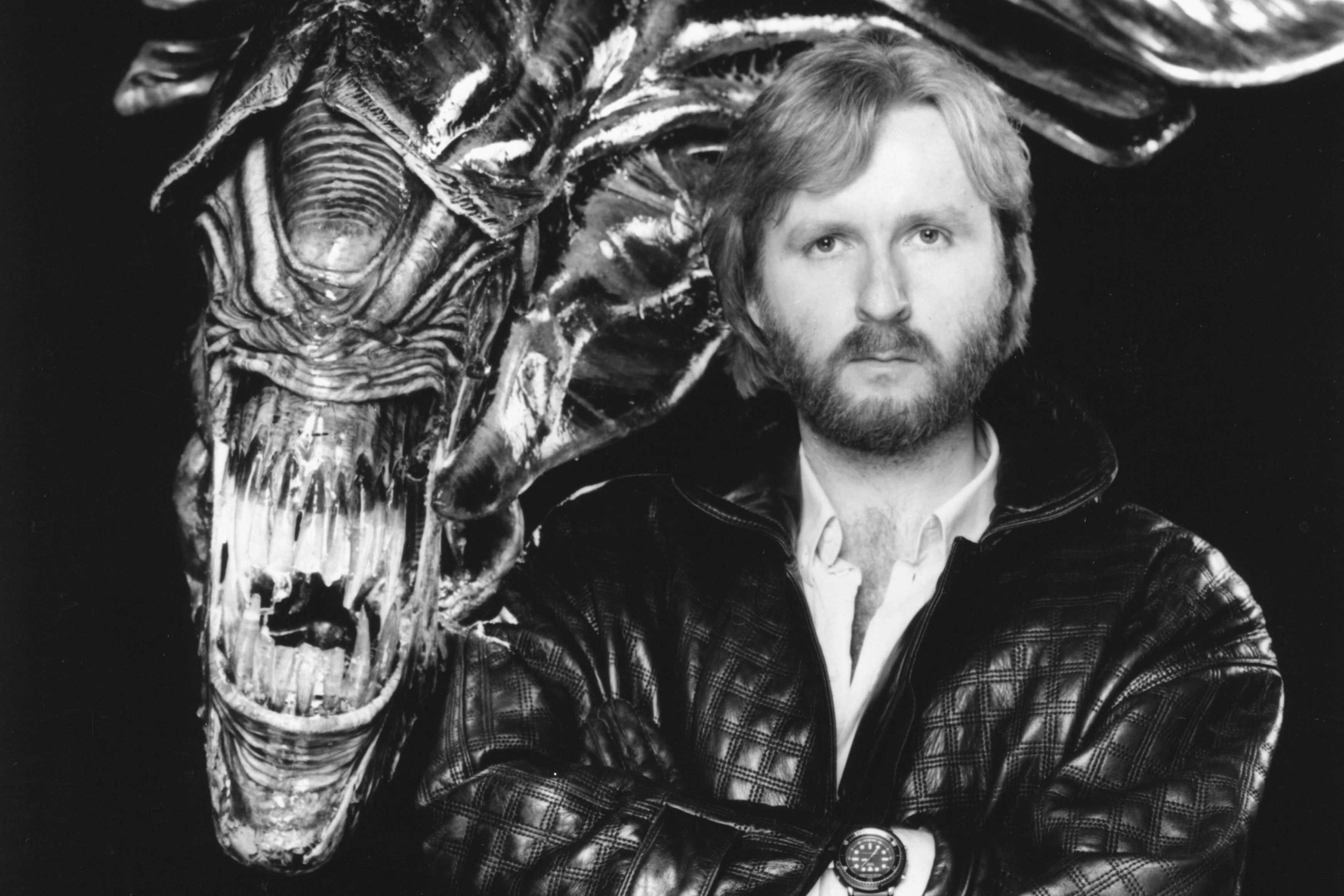 Behind you!: James Cameron with his alien